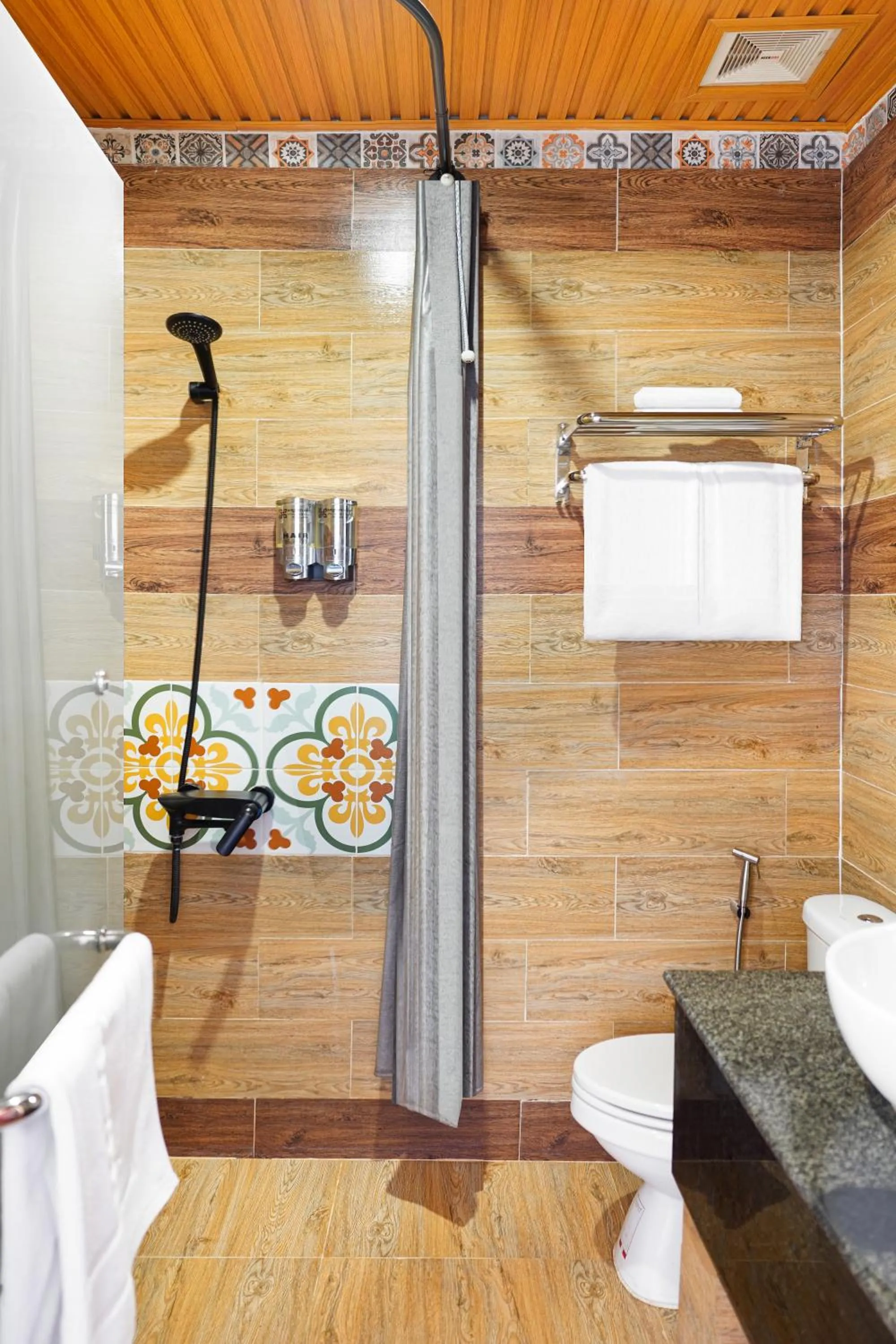 Shower in Phuminh Hotel Riverside