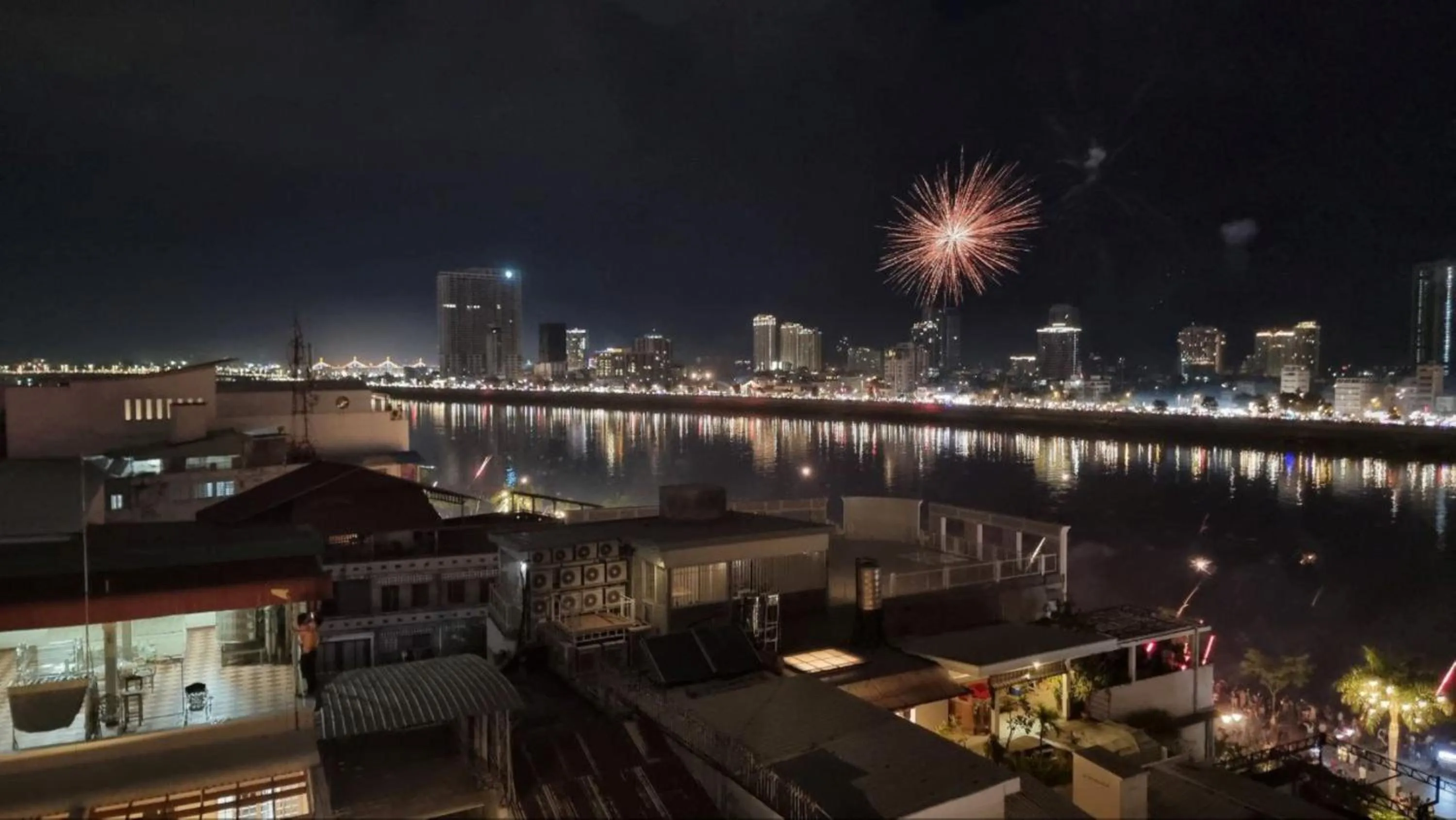 Night in Phuminh Hotel Riverside