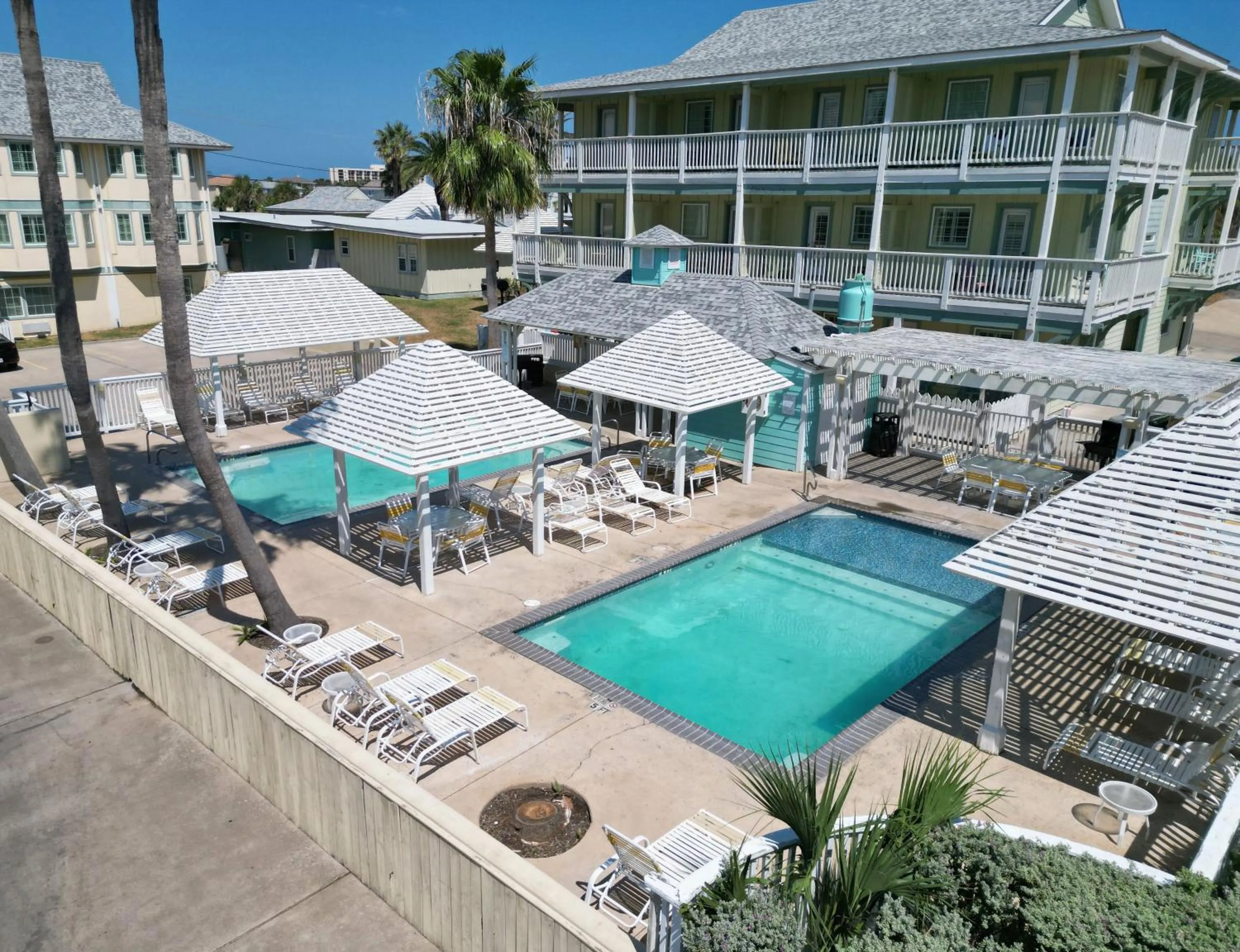 Day in Seashell Village Resort near the beach with kitchens