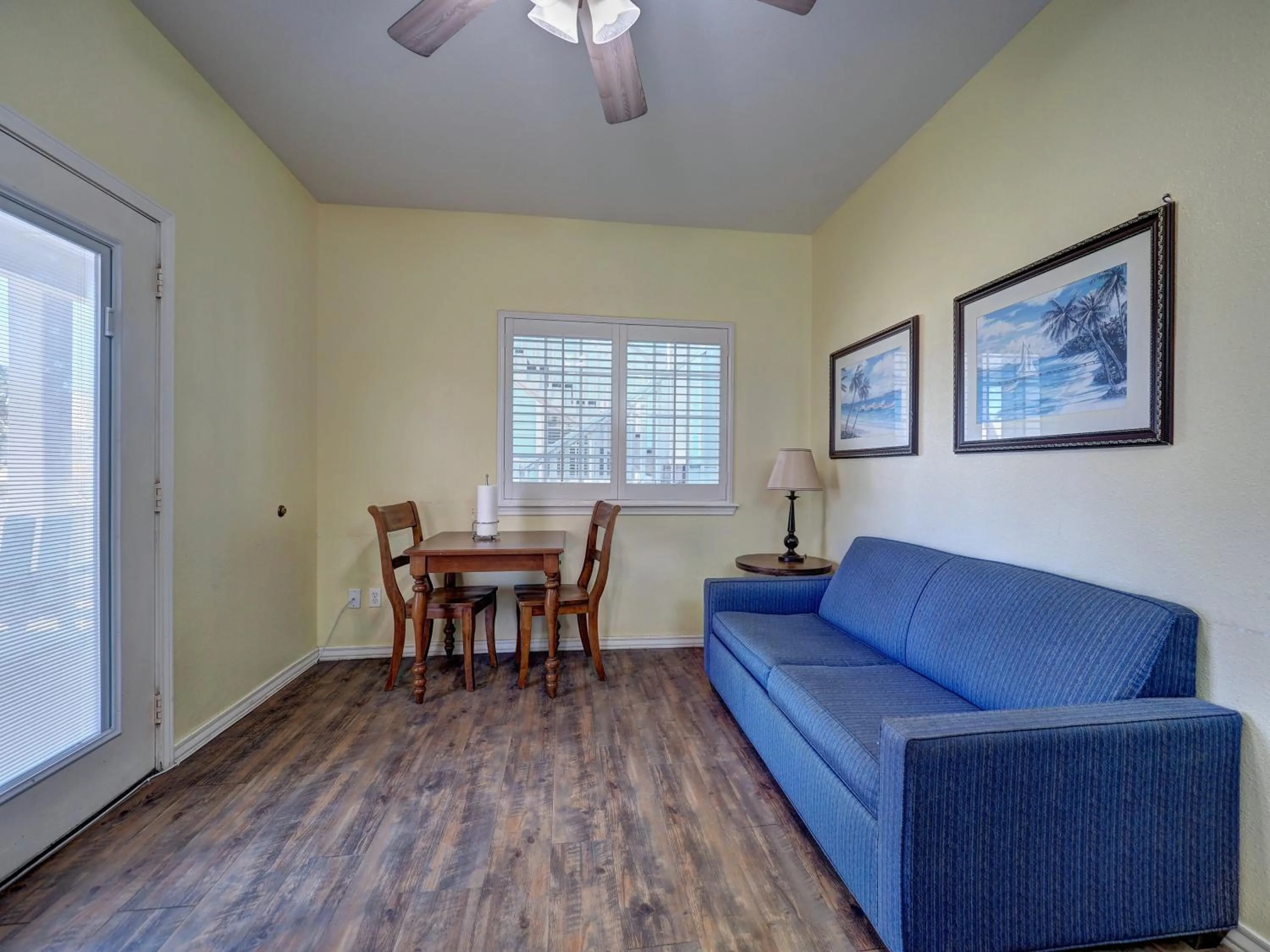 Living room in Seashell Village Resort near the beach with kitchens