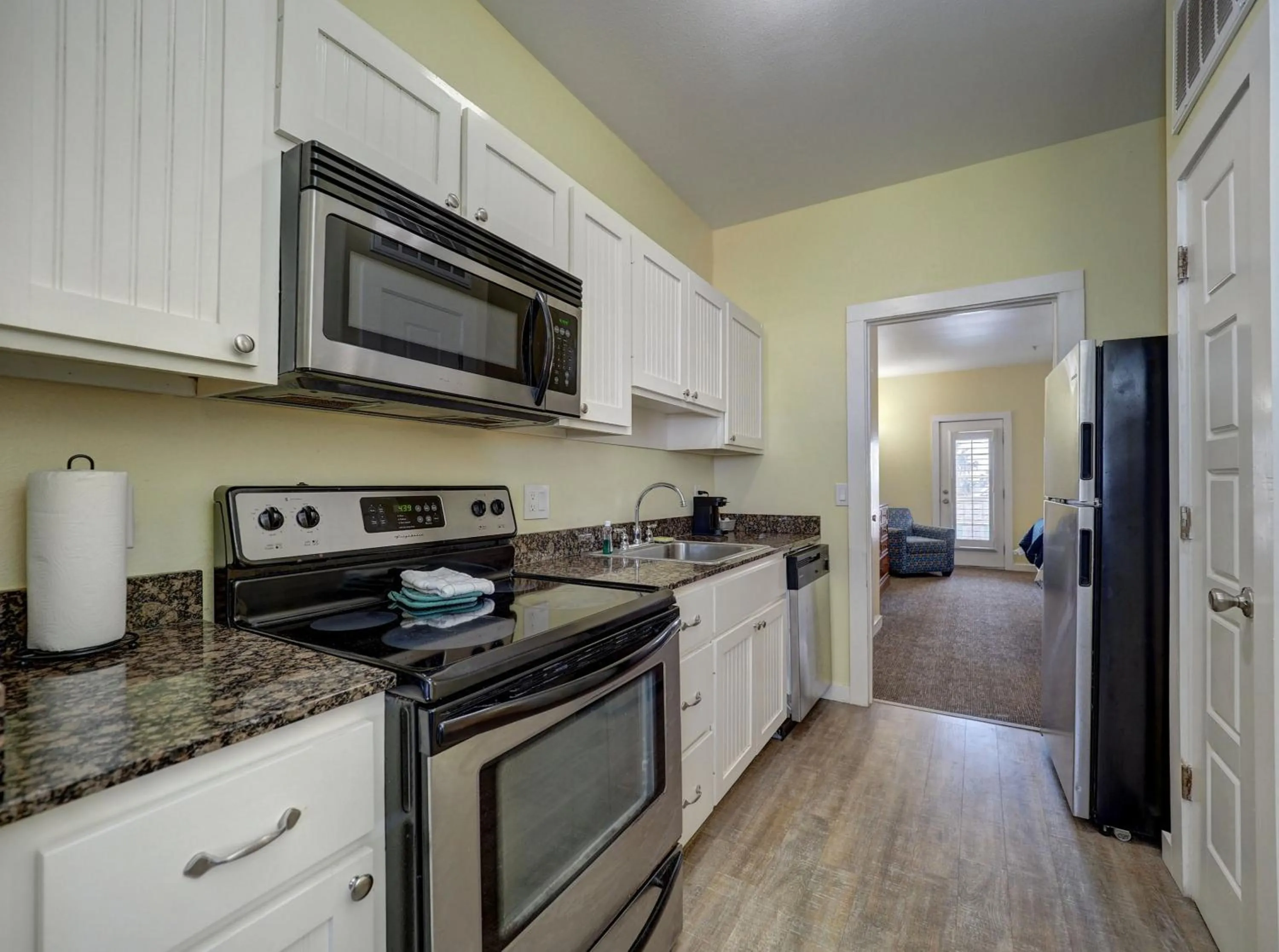 oven in Seashell Village Resort near the beach with kitchens