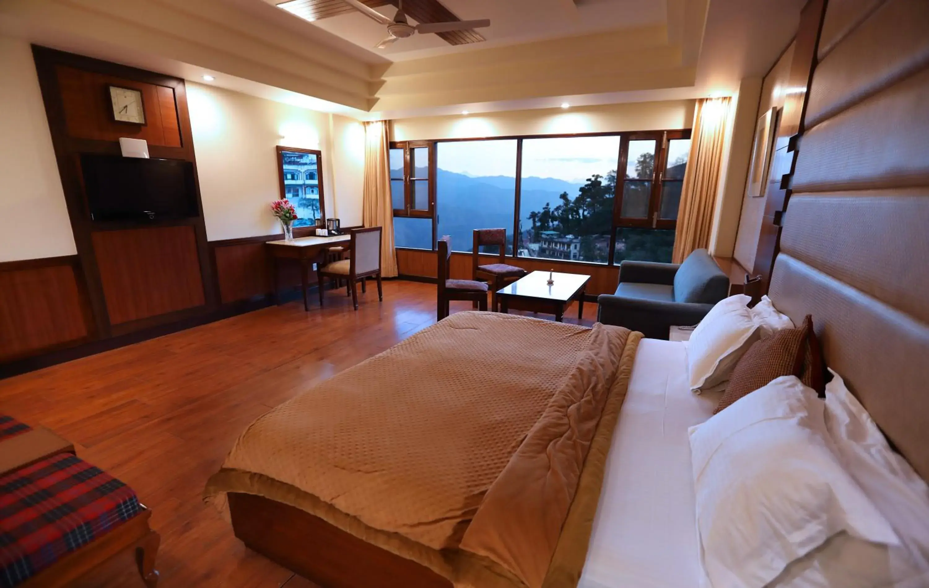 Superior Club Room in Hotel Vishnu Palace Superior Club Room in Hotel Vishnu Palace