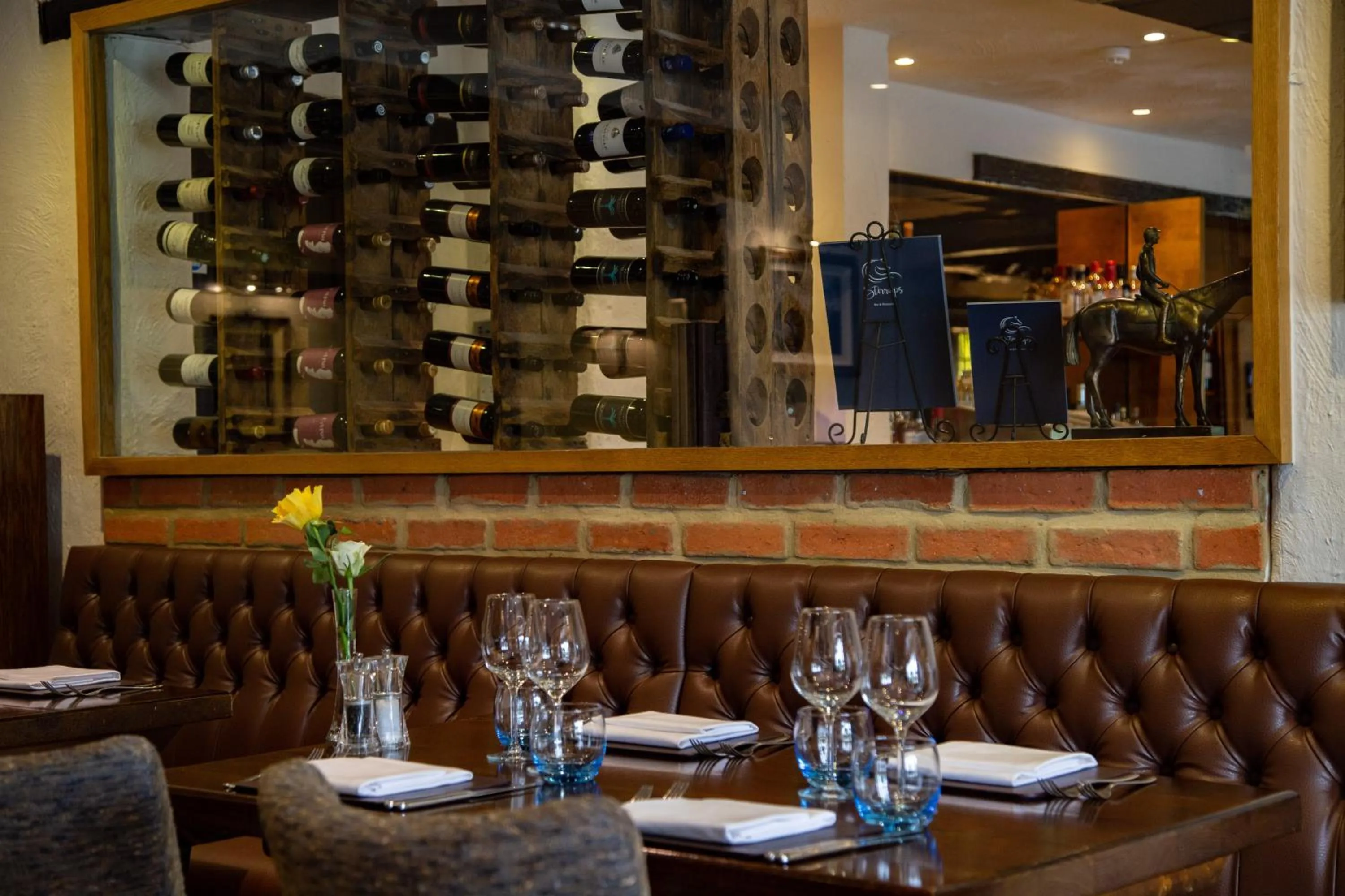 Restaurant/places to eat in Stirrups Hotel