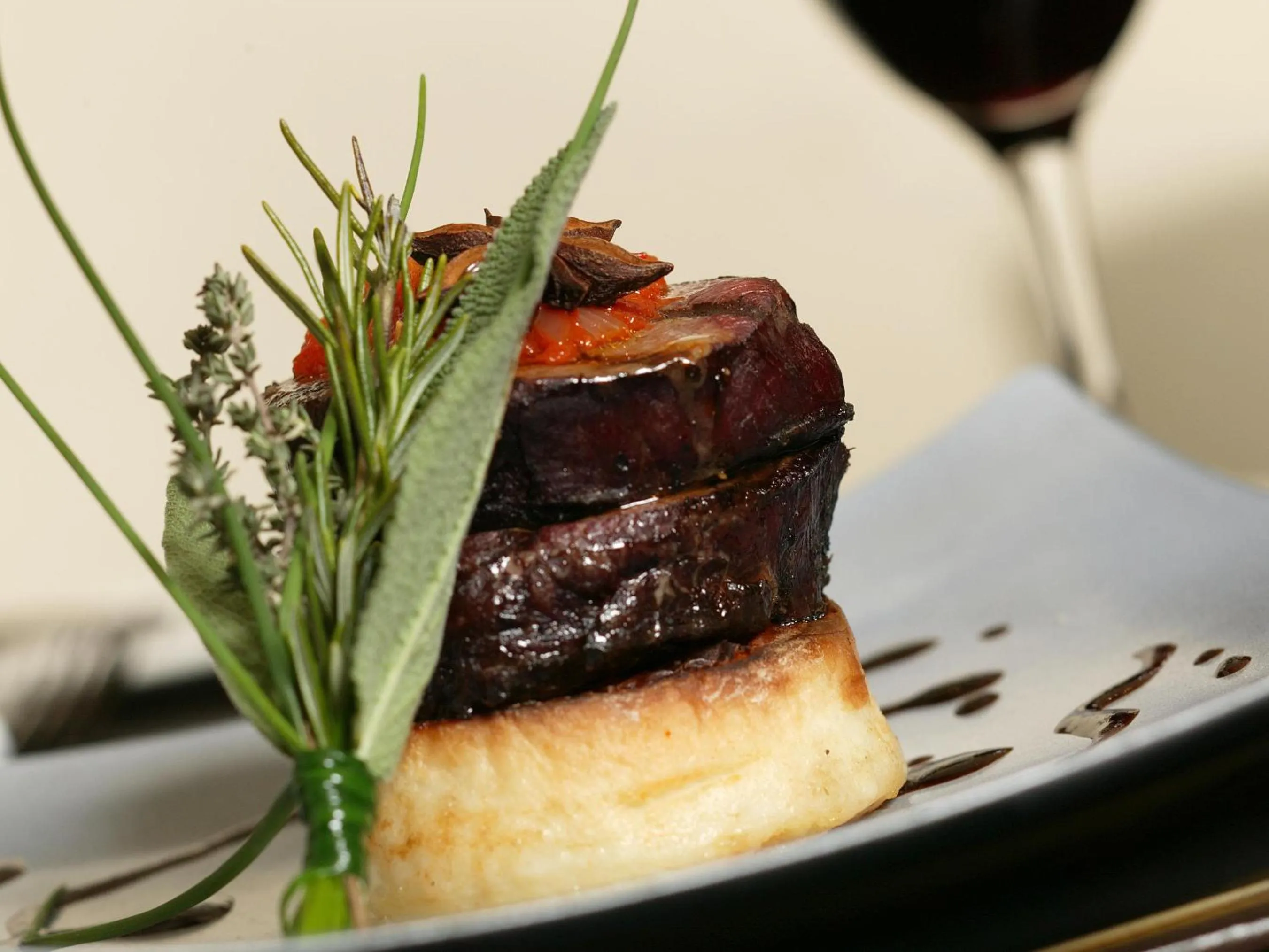 Food and drinks in Stirrups Hotel