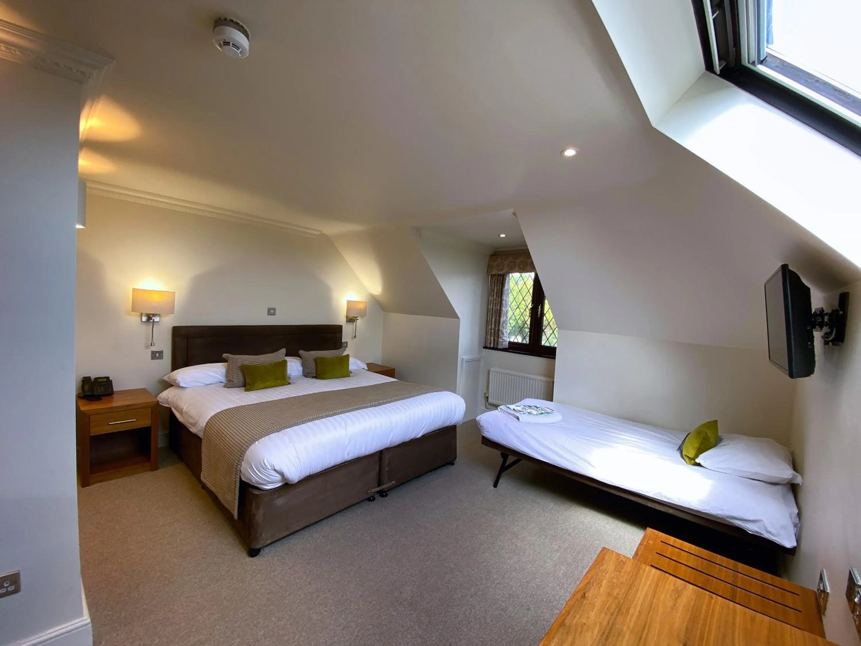 Bedroom, Bed in Stirrups Hotel