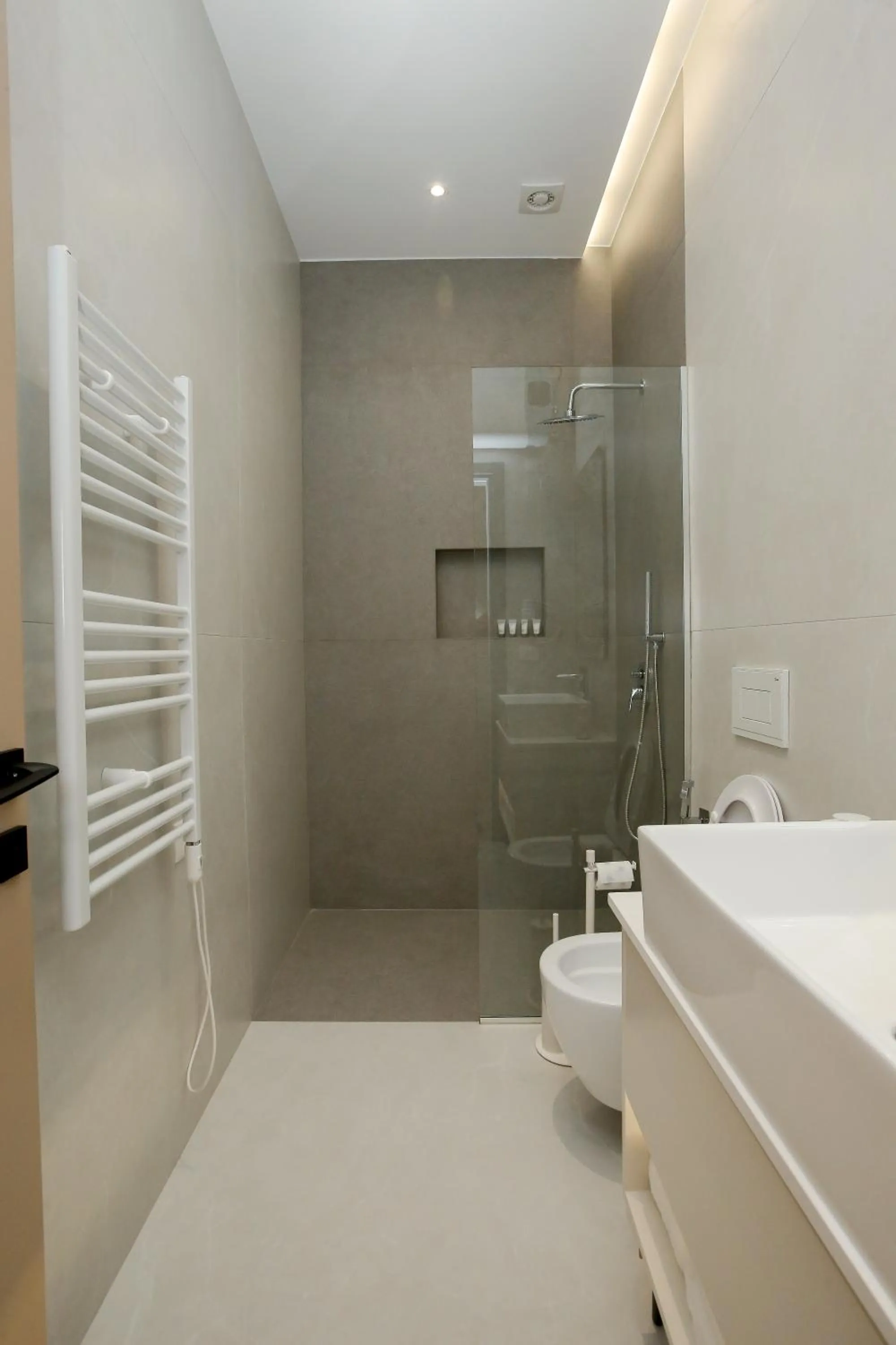 Shower in NÓS Luxury Rooms Shkoder