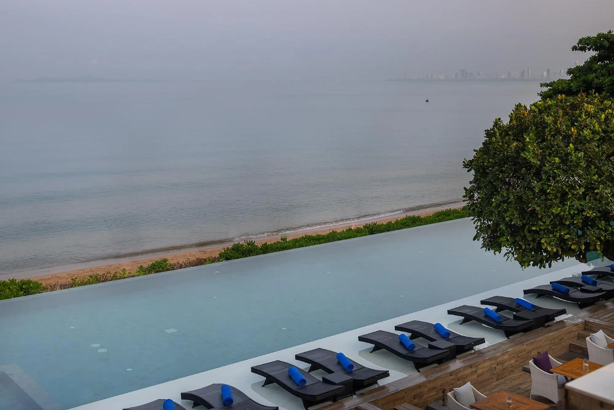 Swimming pool in U Pattaya