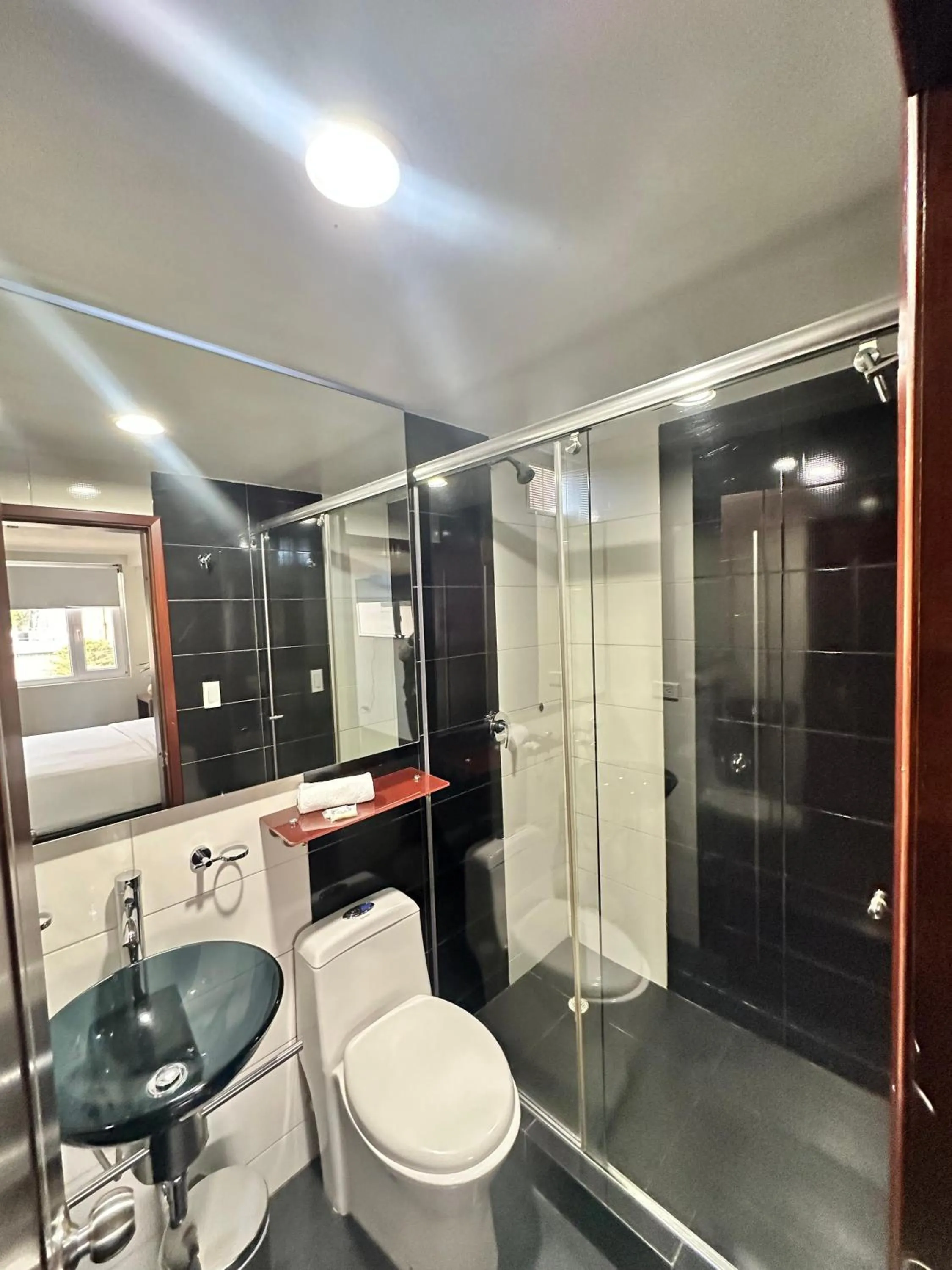 Shower in HOTEL SHERIDAN BOGOTA