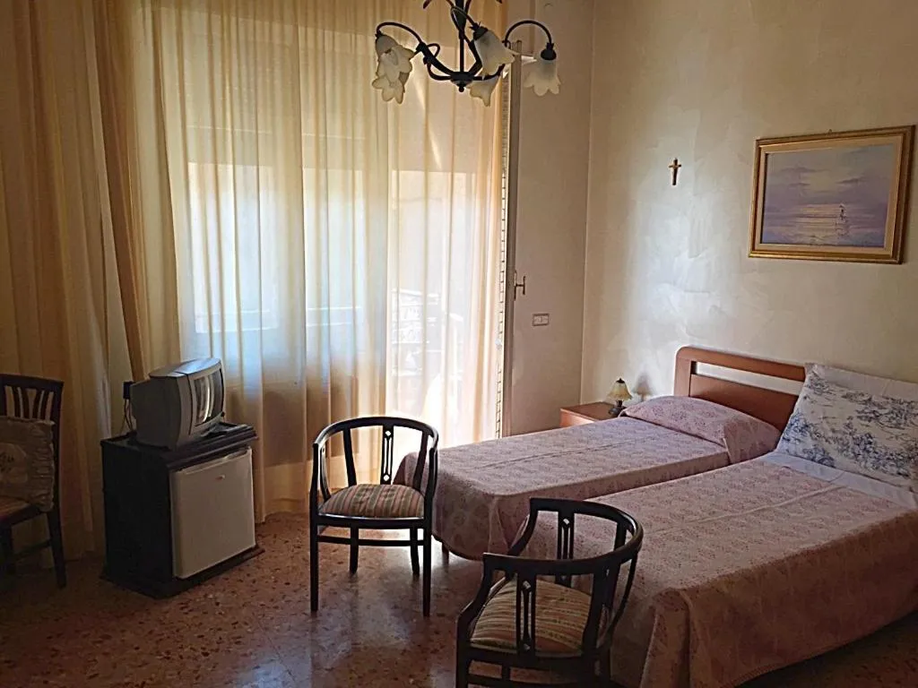 Property building, Bed in B&B Gelone