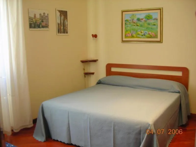 Photo of the whole room, Bed in B&B Gelone