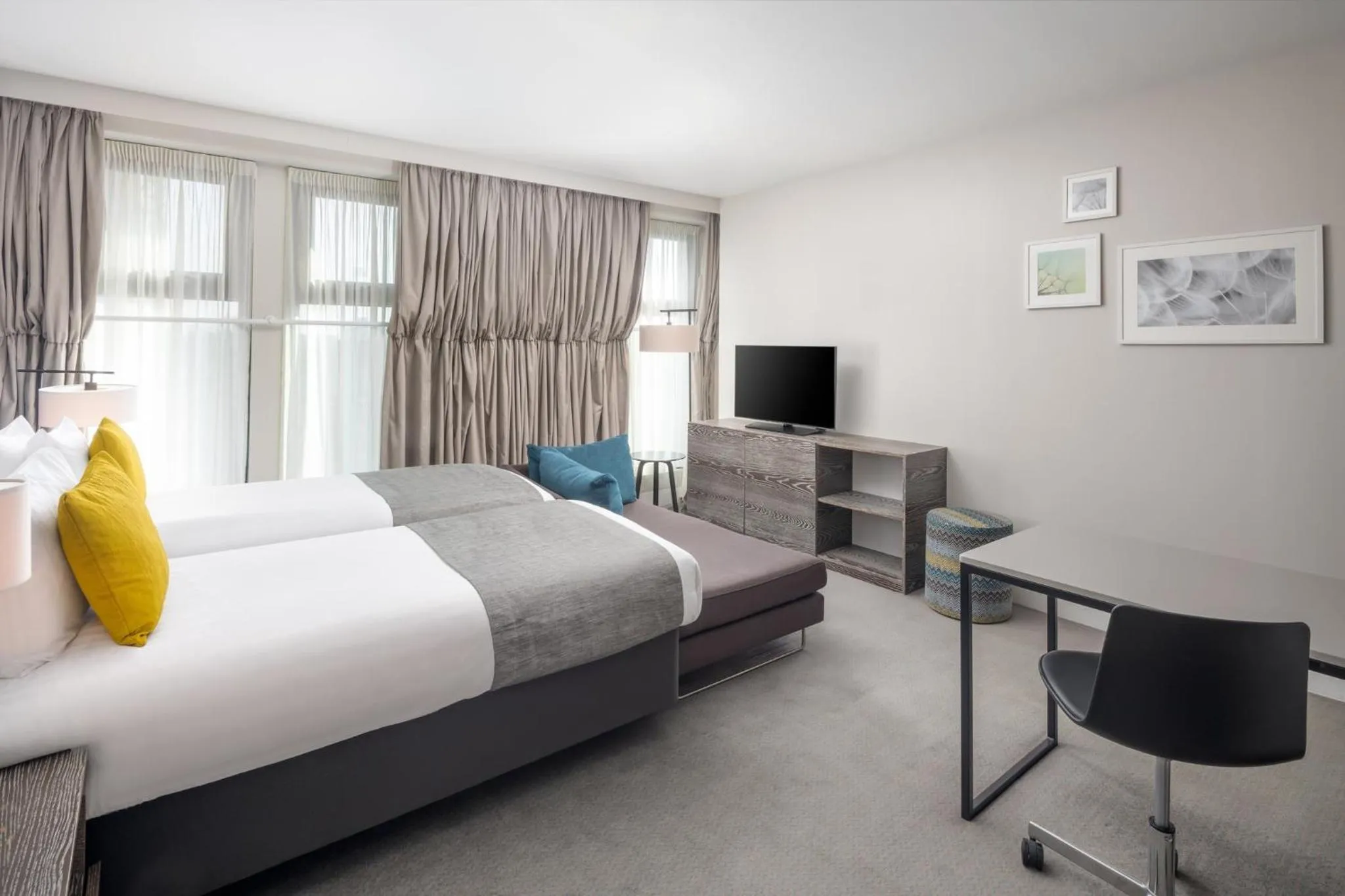 Photo of the whole room, Bed in Staybridge Suites London-Vauxhall by IHG