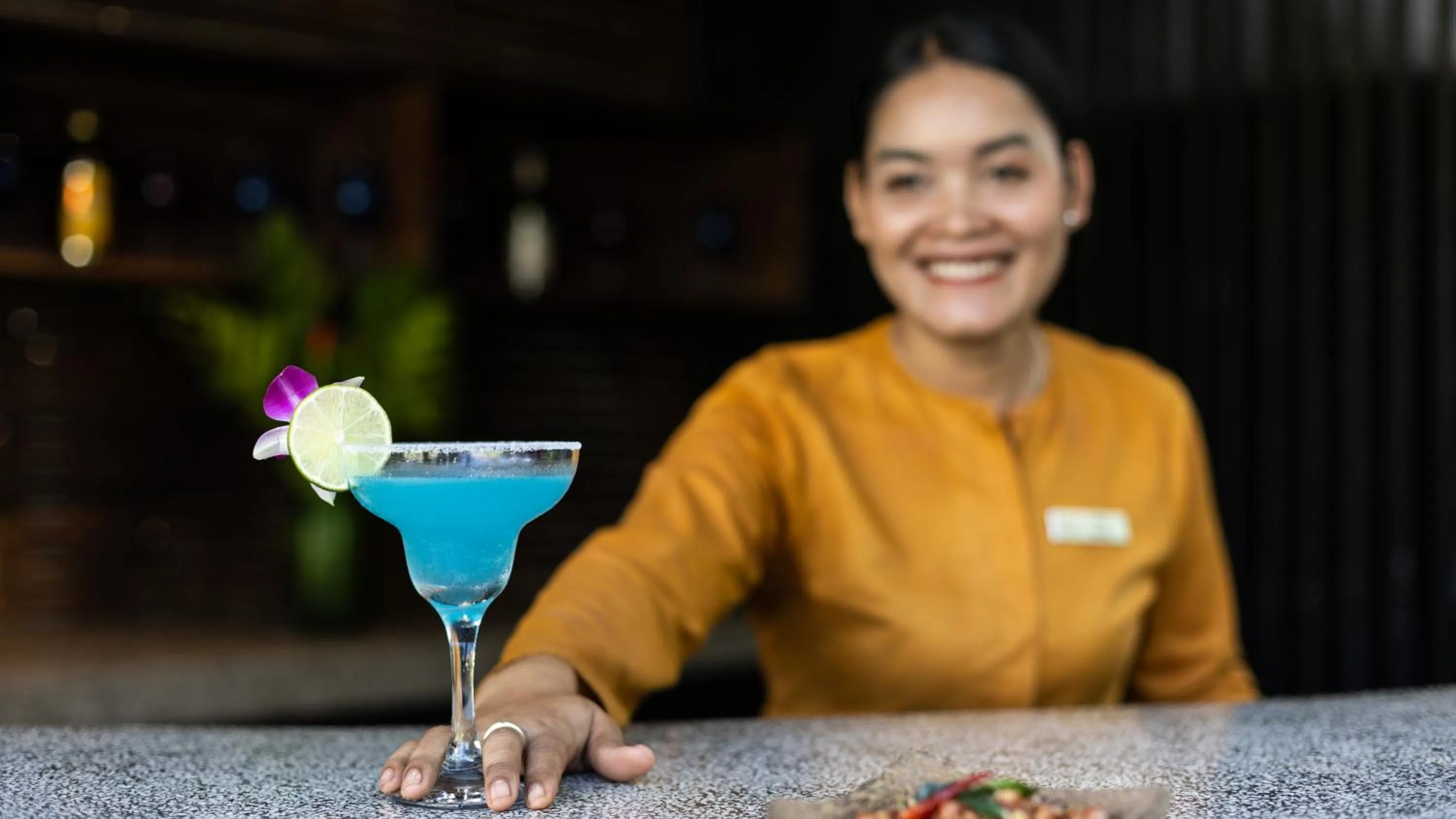 Lounge or bar in Lynnaya Urban River Resort