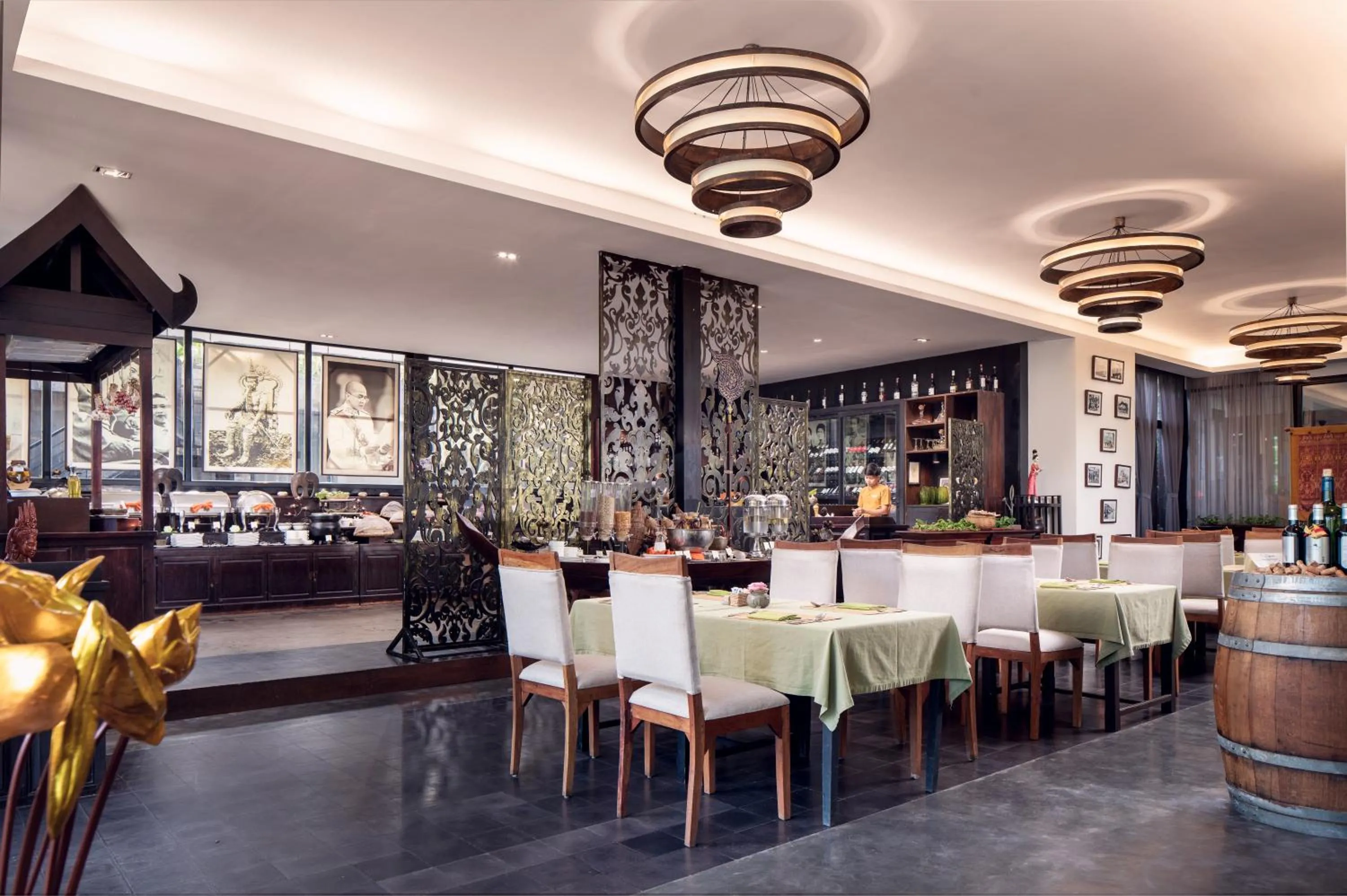 Restaurant/places to eat in Lynnaya Urban River Resort