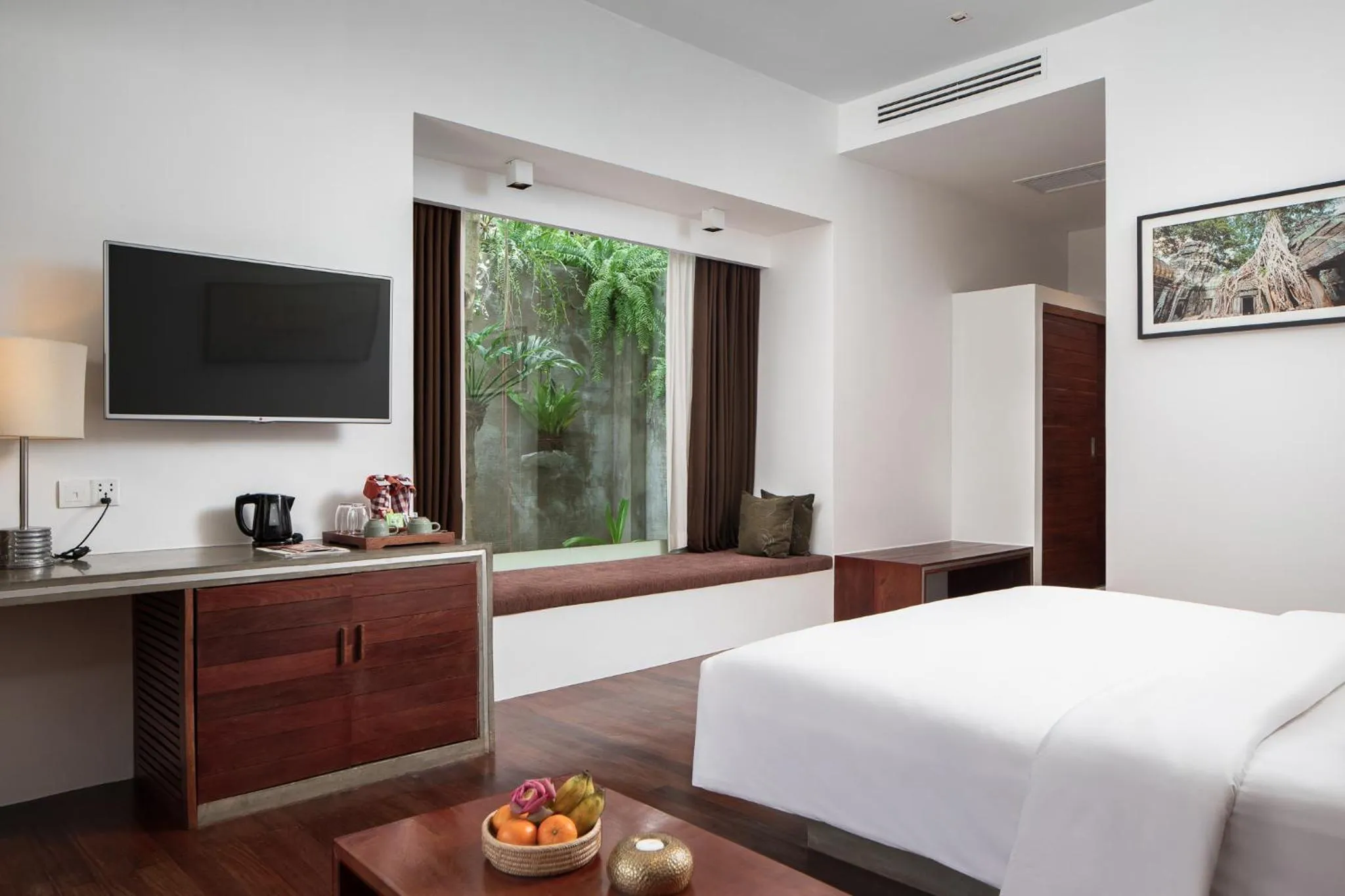 Dining area, Bed in Lynnaya Urban River Resort