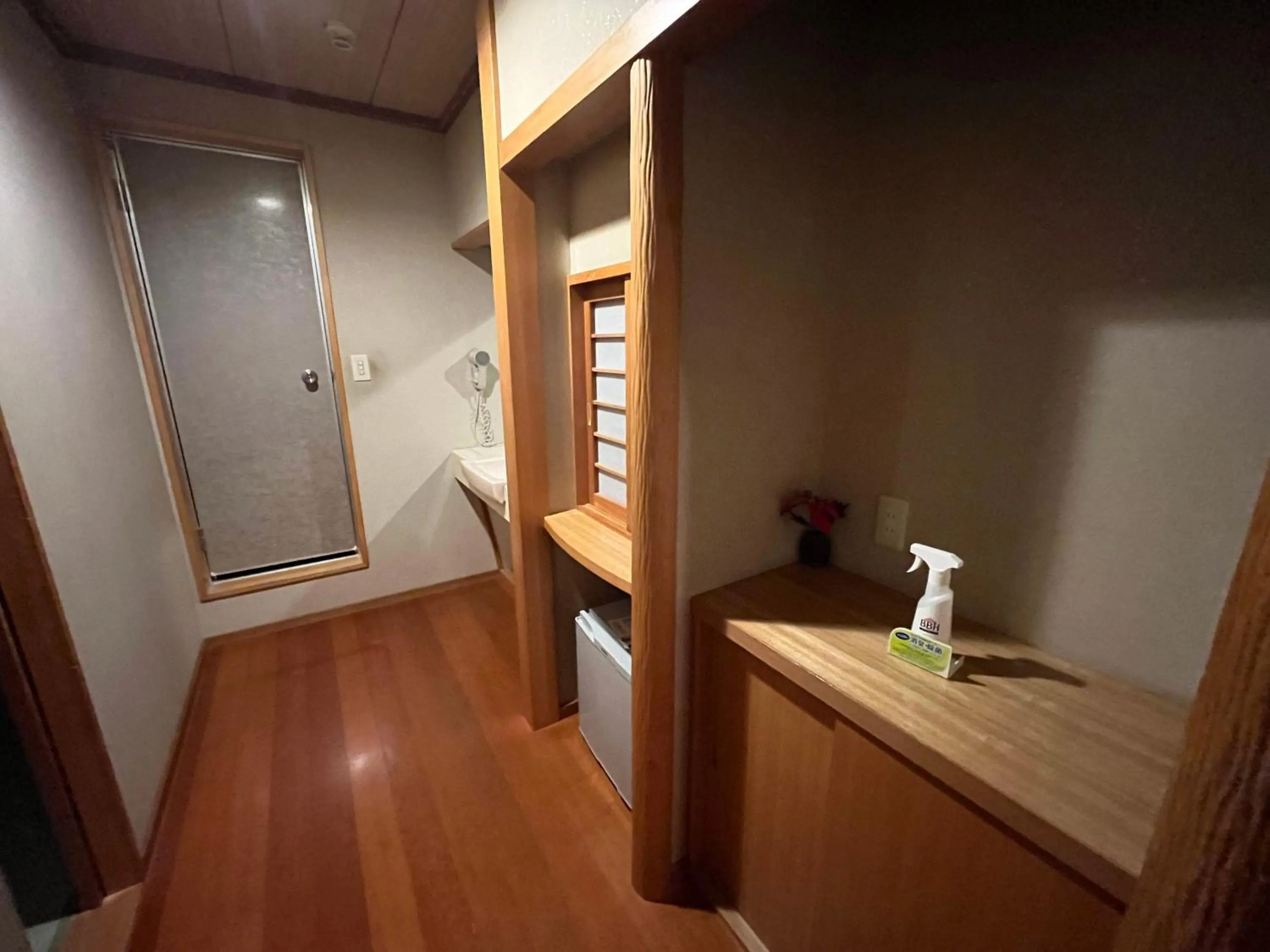 Photo of the whole room in Hotel Marsh Land