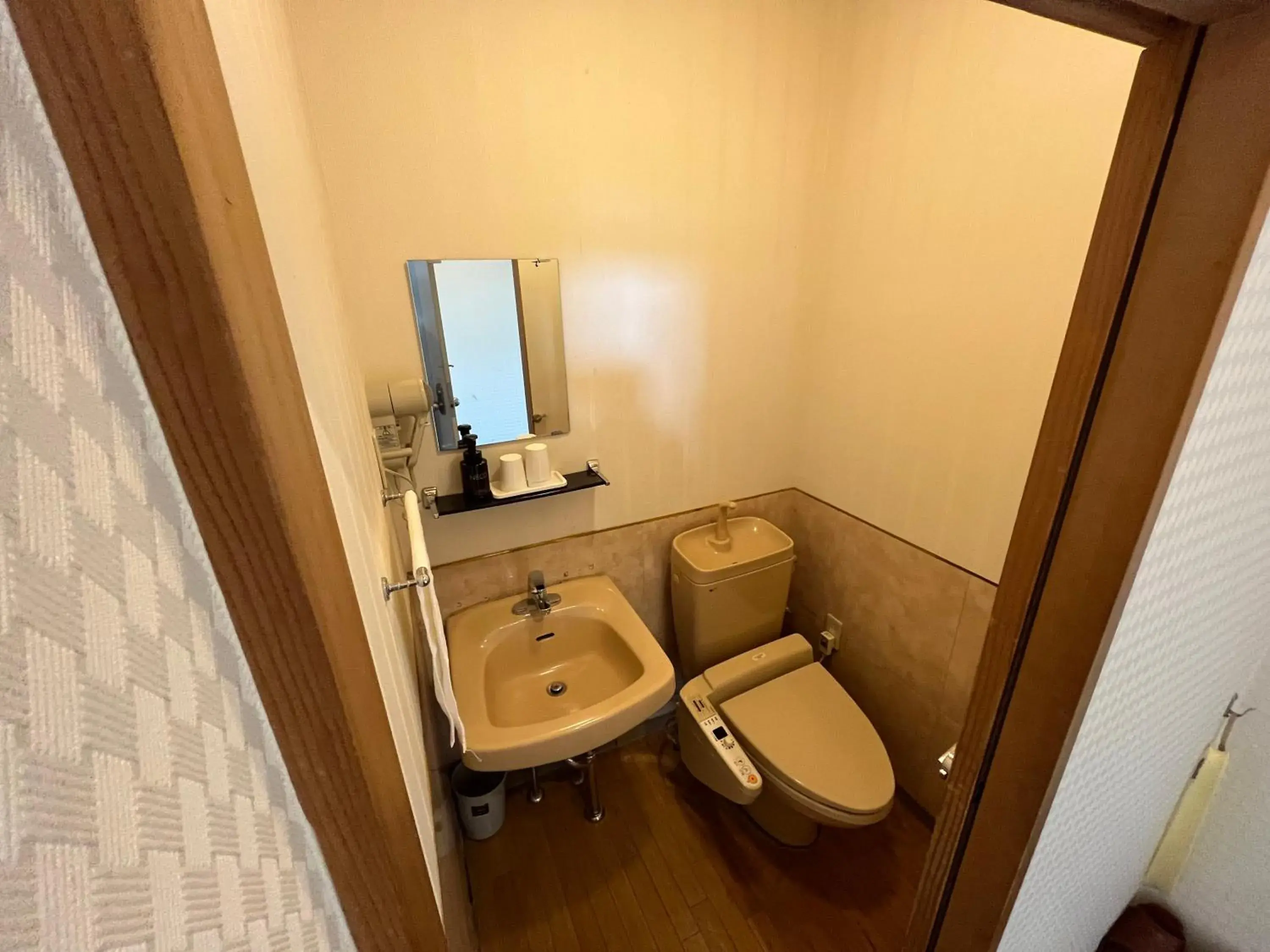 Japanese-Style Quadruple Room with Shared Bathroom - Non-Smoking in Hotel Marsh Land Japanese-Style Quadruple Room with Shared Bathroom - Non-Smoking in Hotel Marsh Land