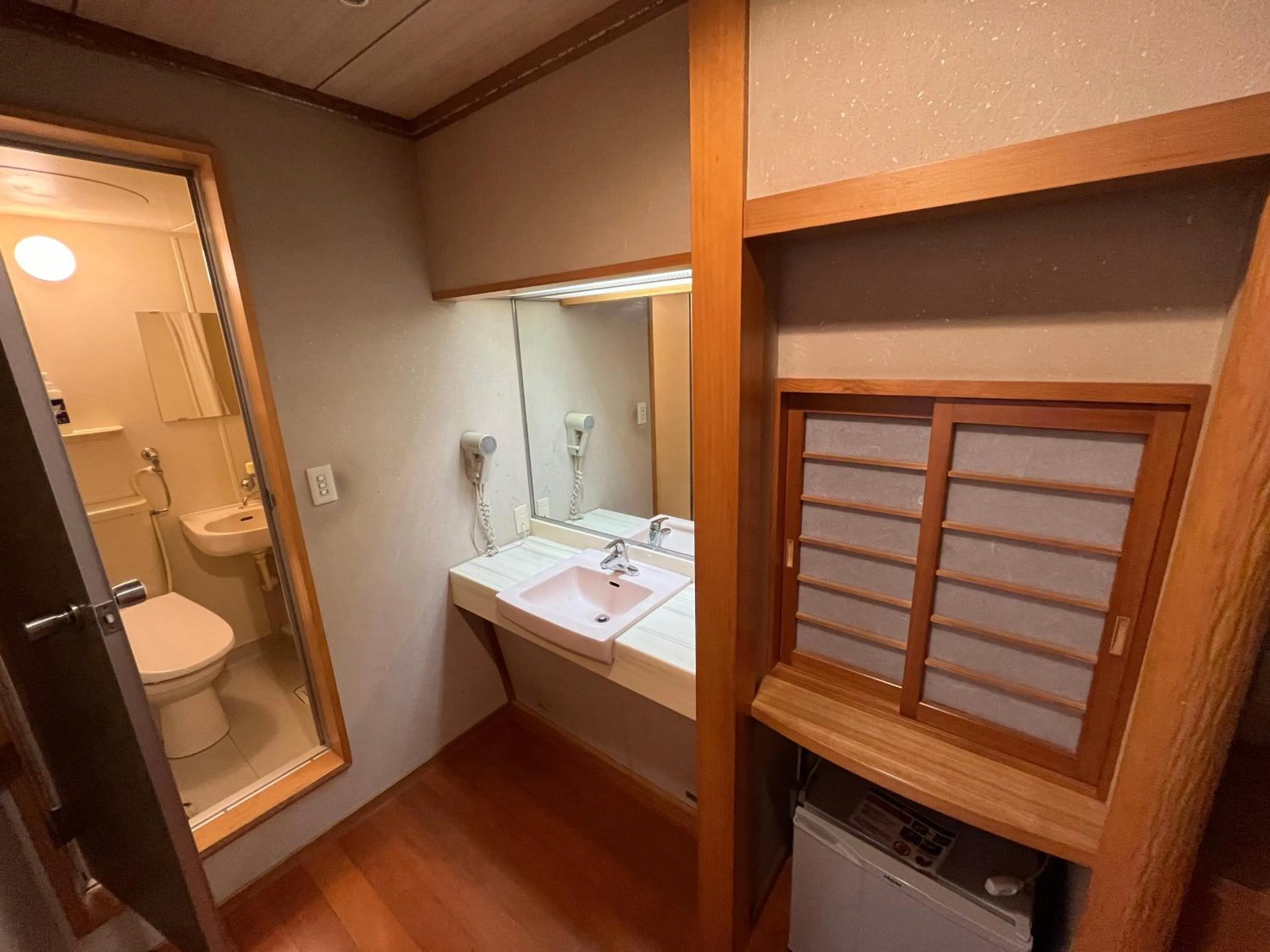 Toilet in Hotel Marsh Land