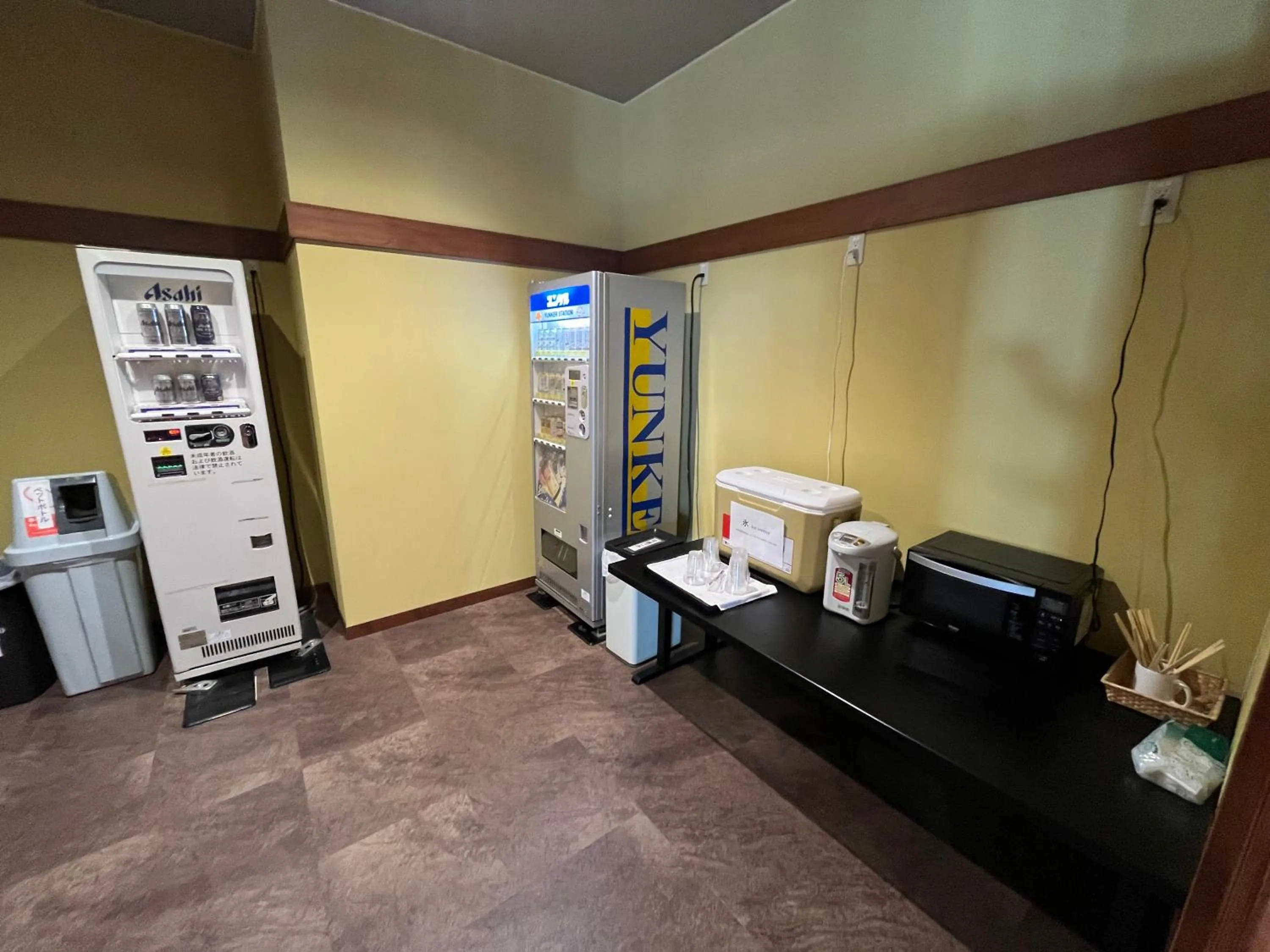 vending machine in Hotel Marsh Land