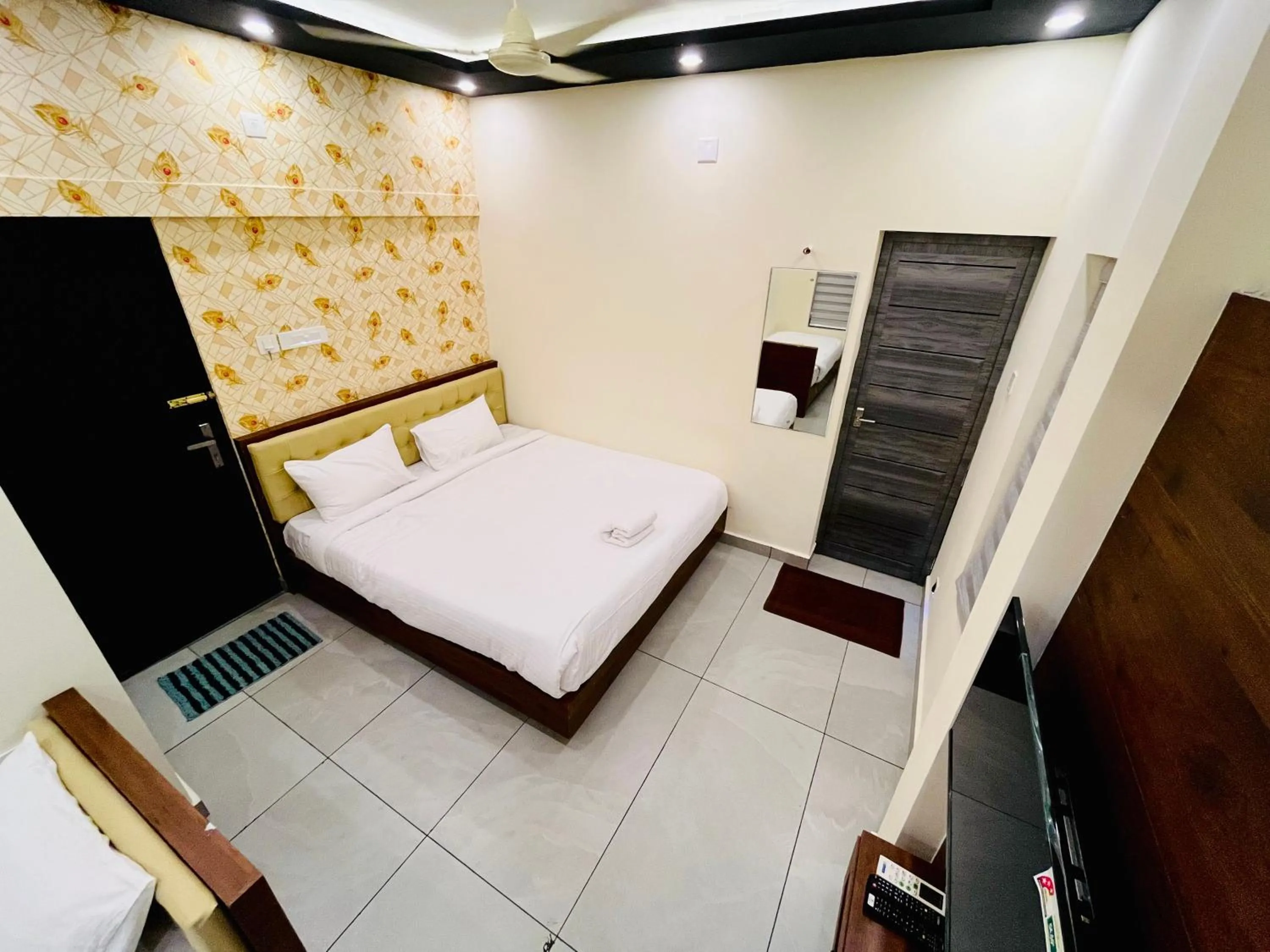 Bedroom, Bed in Kovilakam Achutham