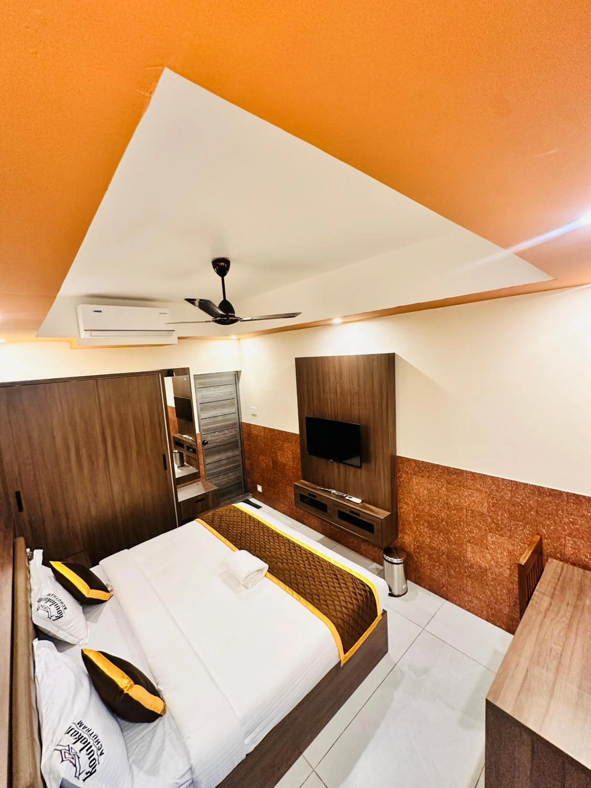 TV and multimedia, Bed in Kovilakam Achutham