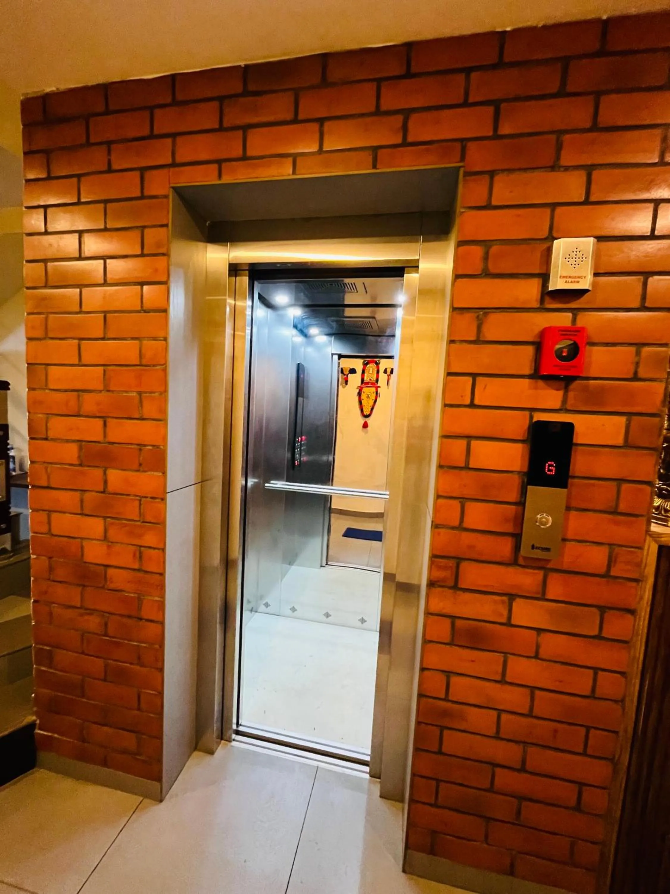 elevator in Kovilakam Achutham