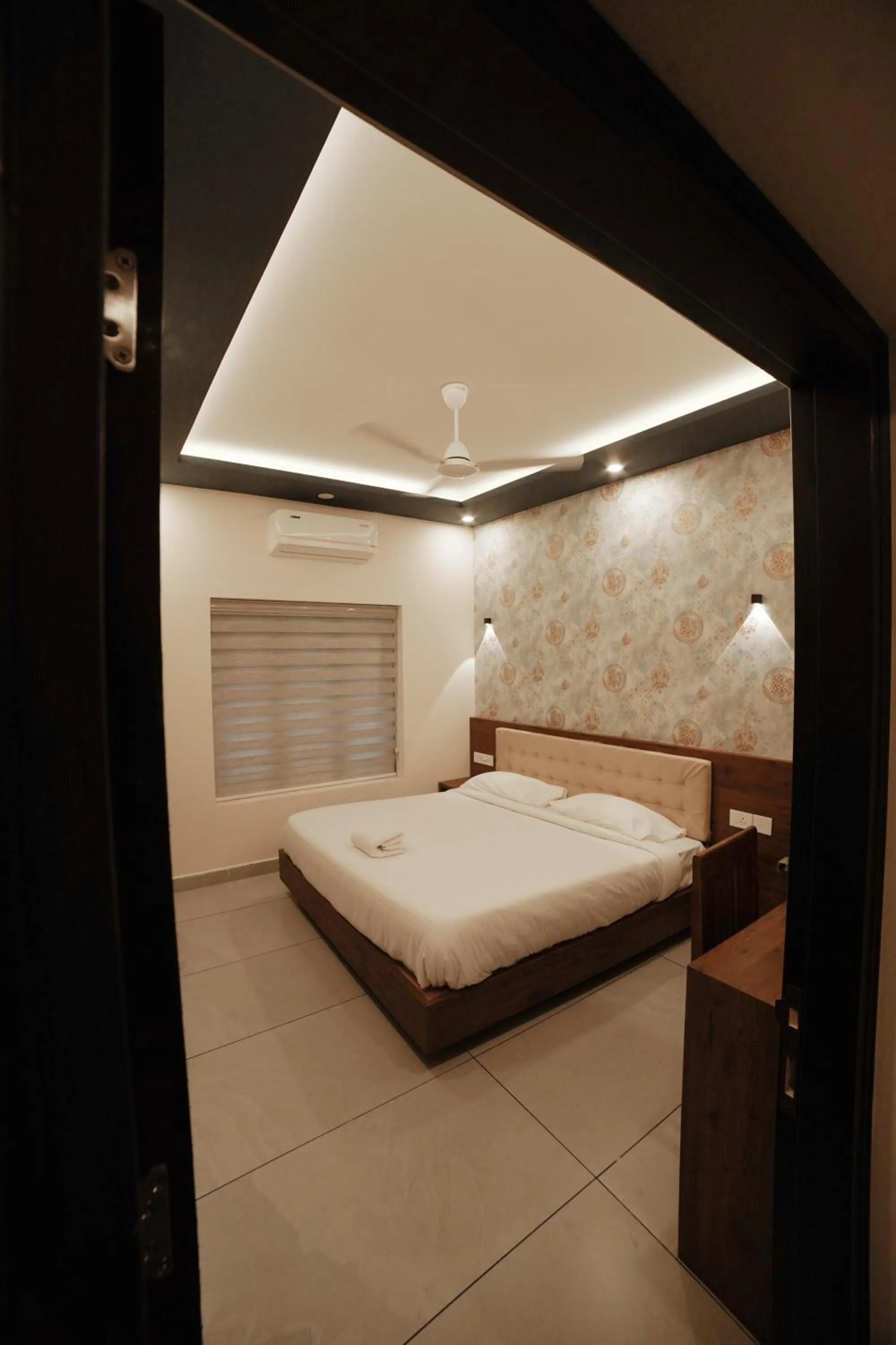 Bedroom, Bed in Kovilakam Achutham