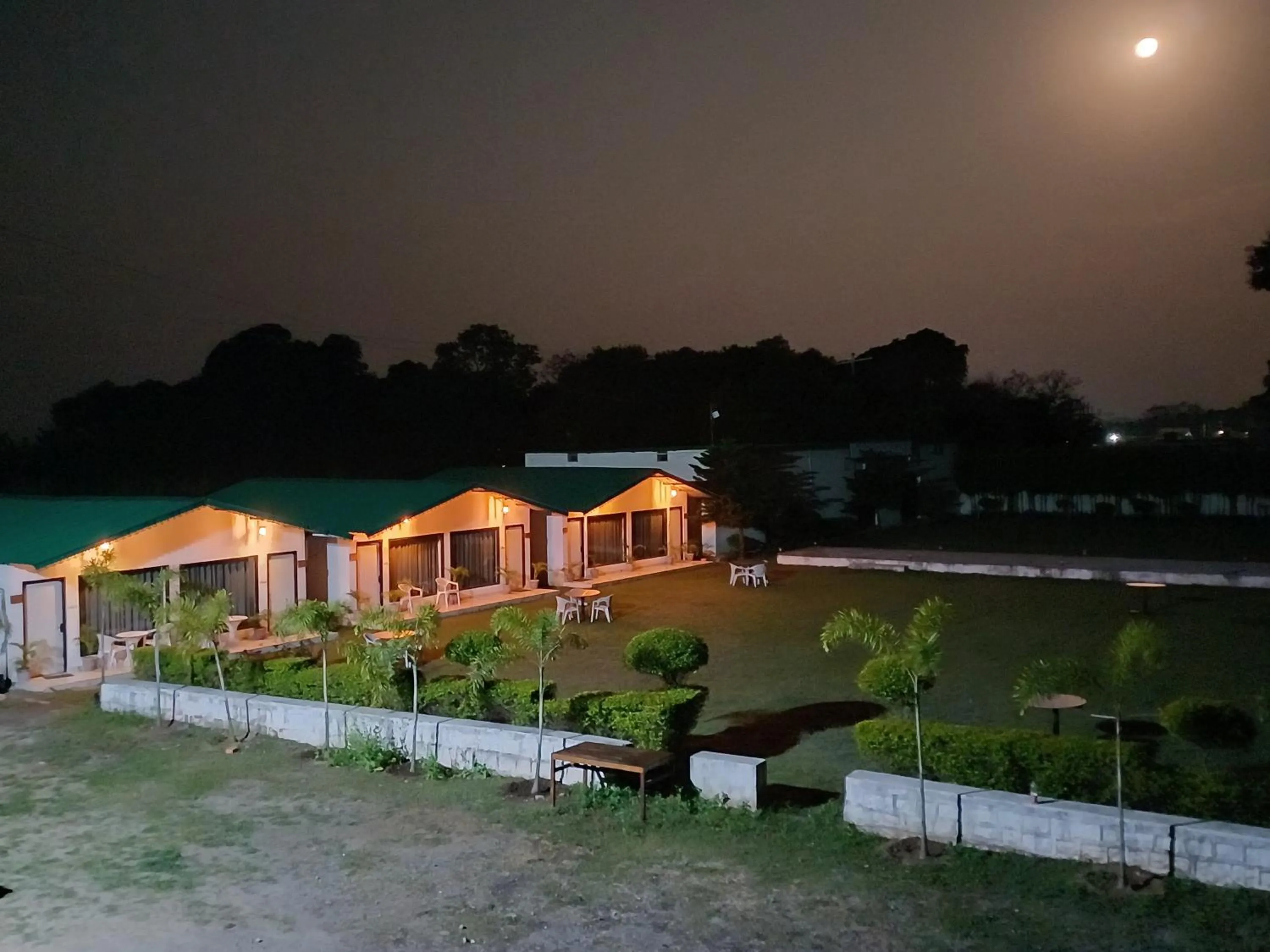 Property building in Six seasons resort