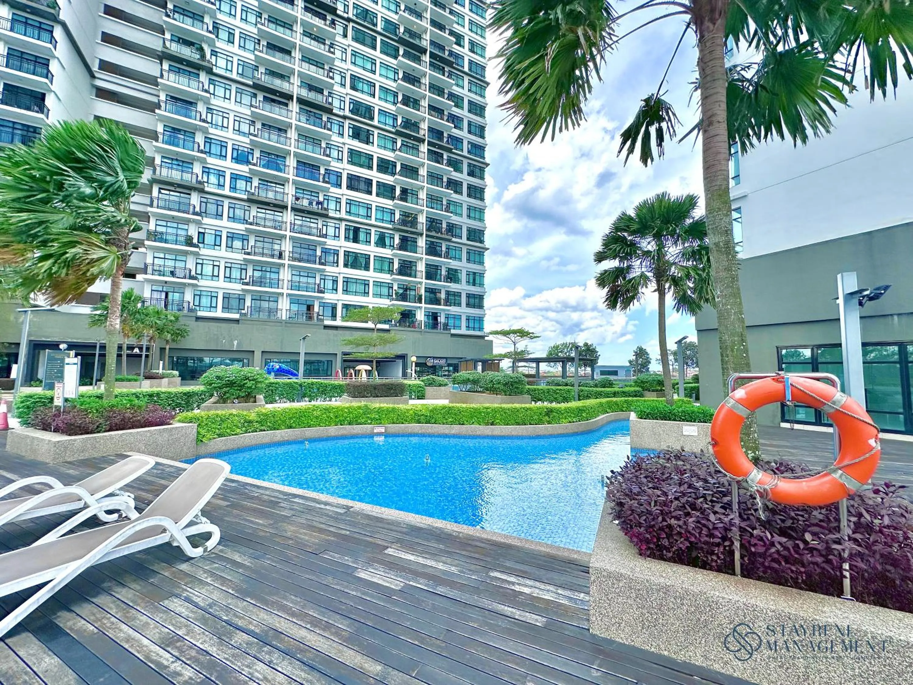 Swimming pool in Molek Regency By Stayrene