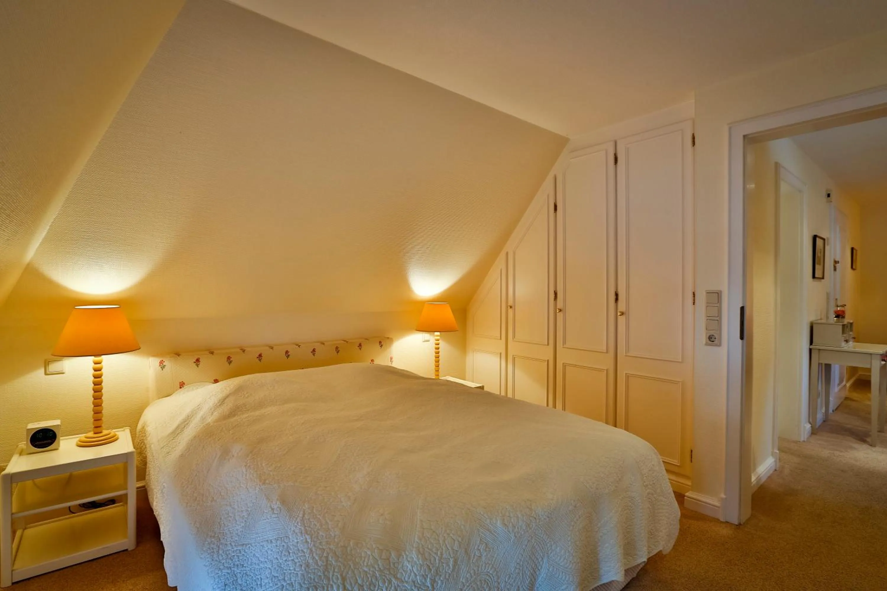 Bedroom, Bed in Hotel und Restaurant Jörg Müller