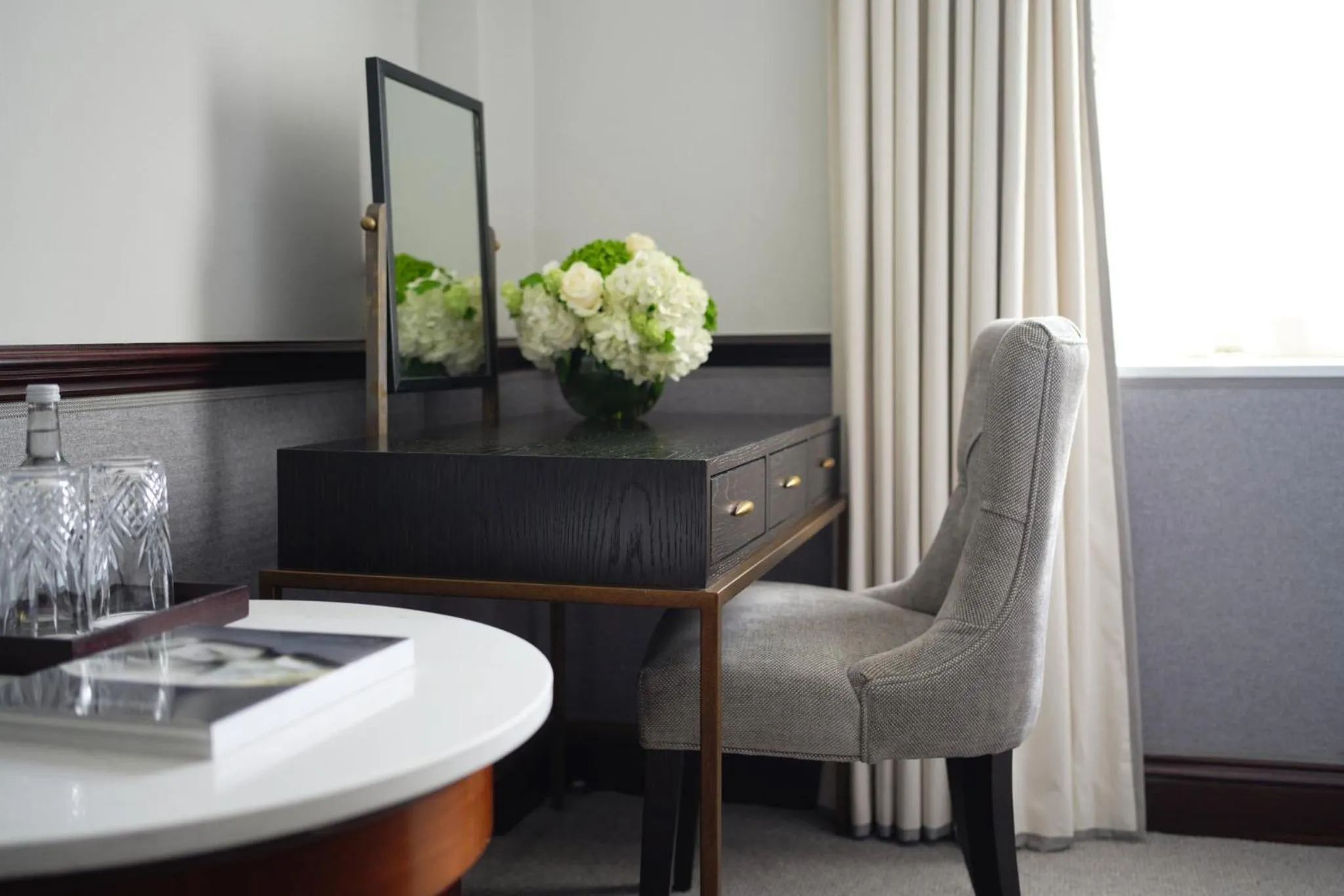 Photo of the whole room in The Chesterfield Mayfair