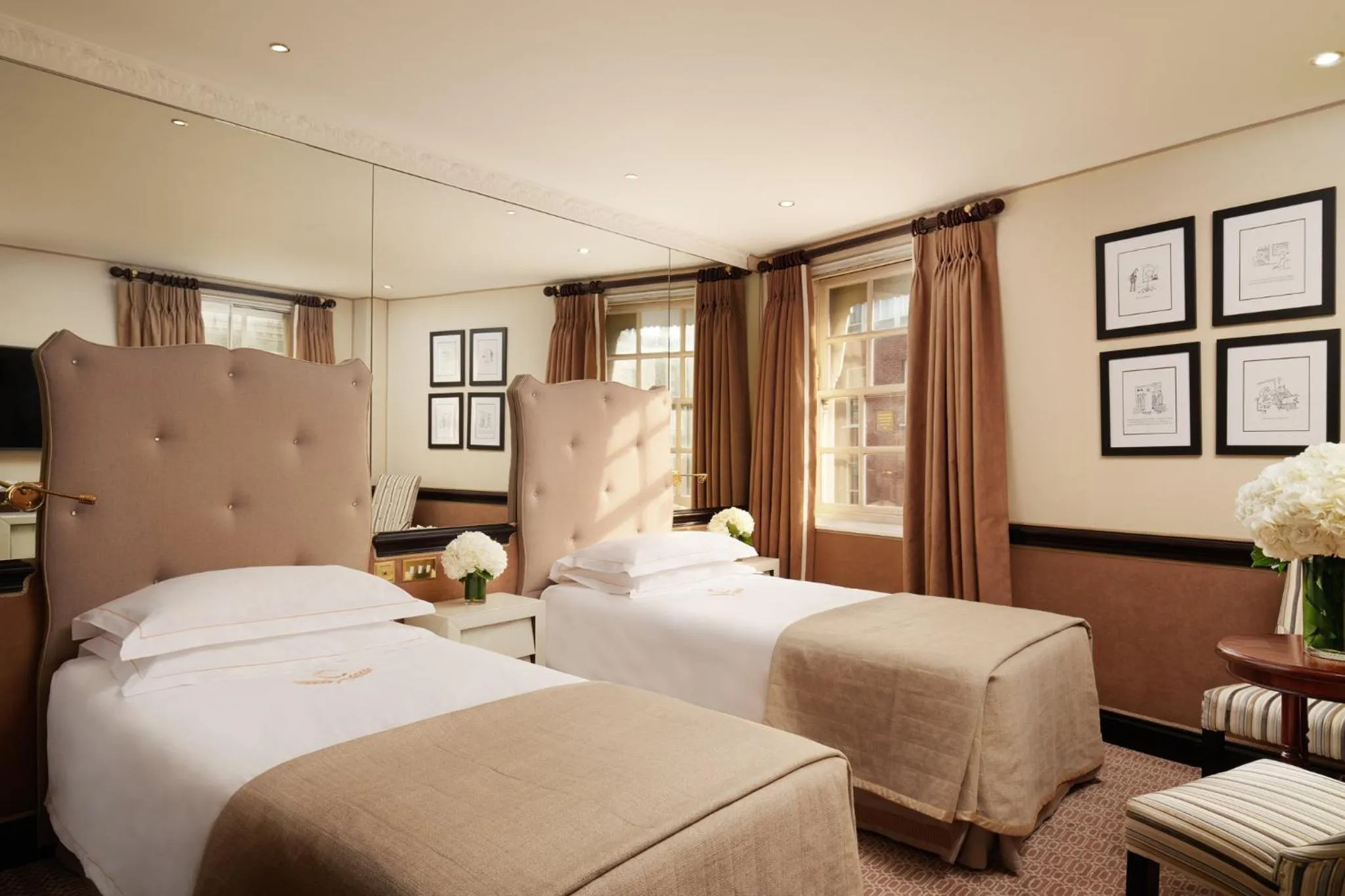 Bedroom, Bed in The Chesterfield Mayfair