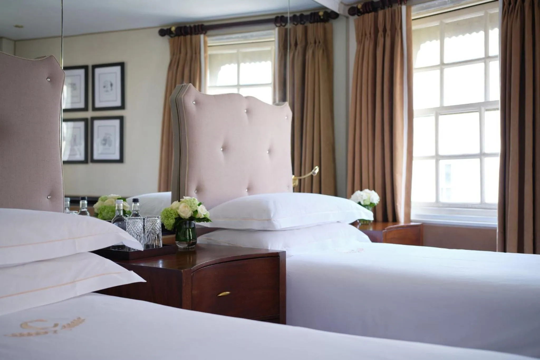Bedroom, Bed in The Chesterfield Mayfair