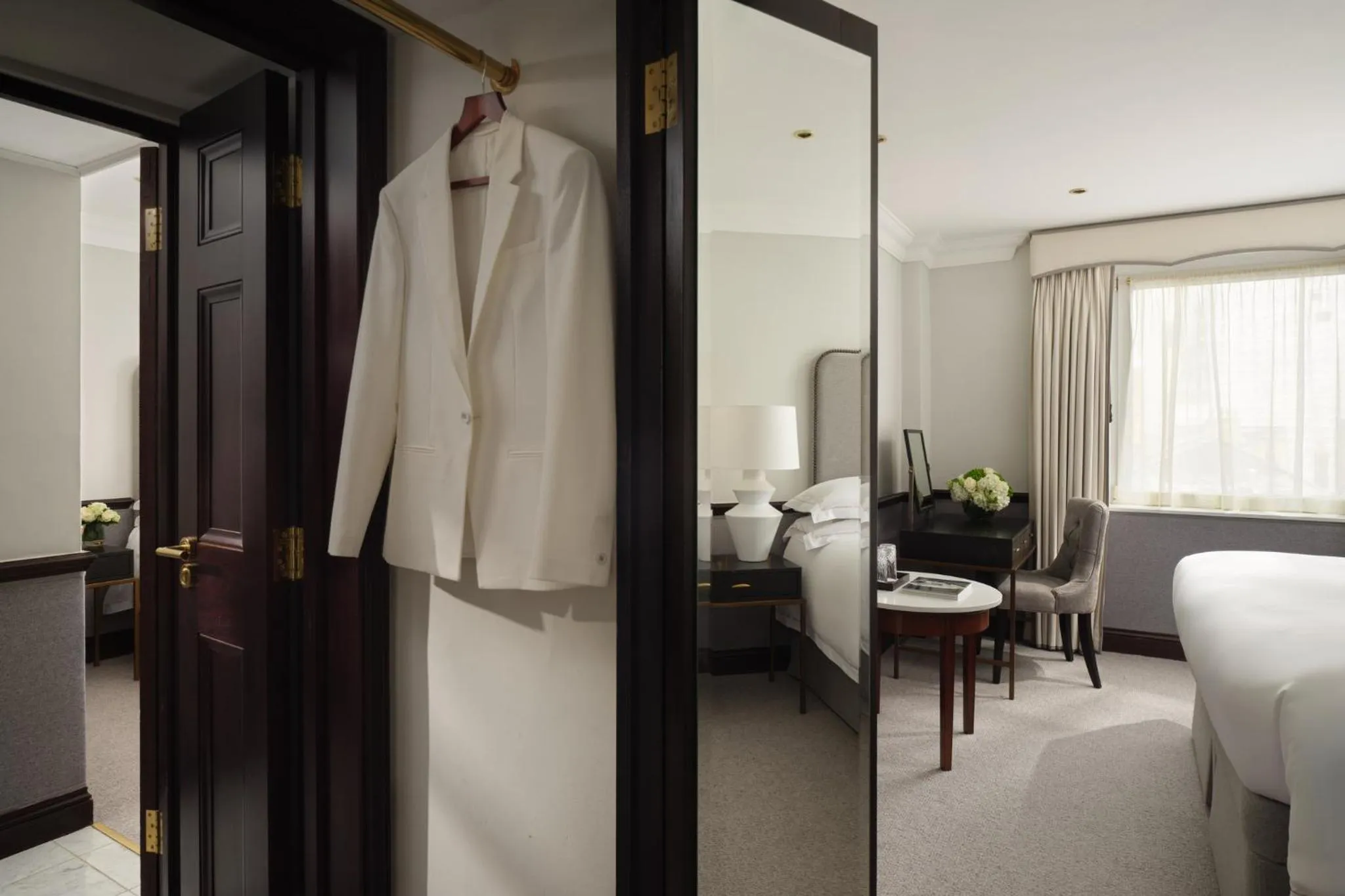 Photo of the whole room, Bed in The Chesterfield Mayfair