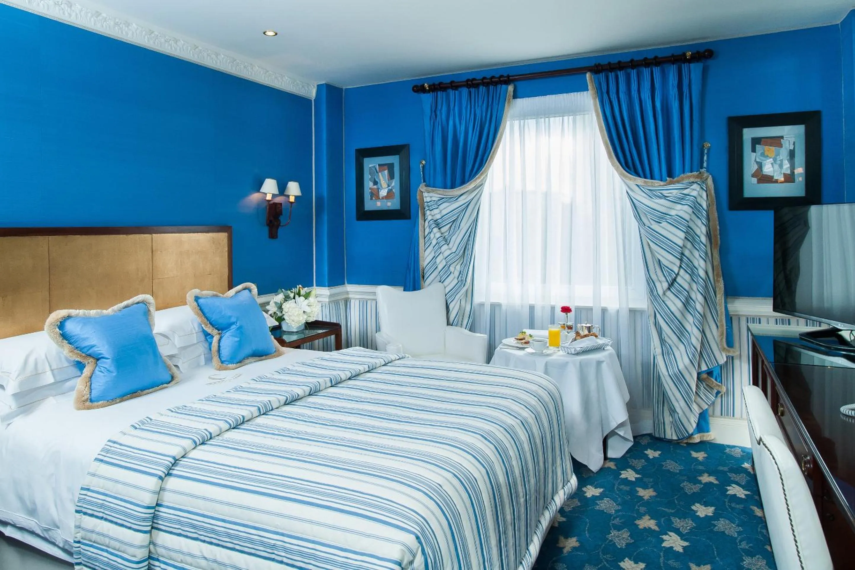 Bedroom, Bed in The Chesterfield Mayfair