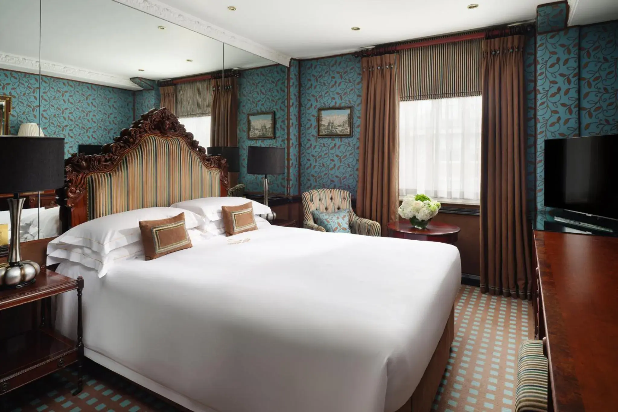 Classic Double Room in The Chesterfield Mayfair Classic Double Room in The Chesterfield Mayfair