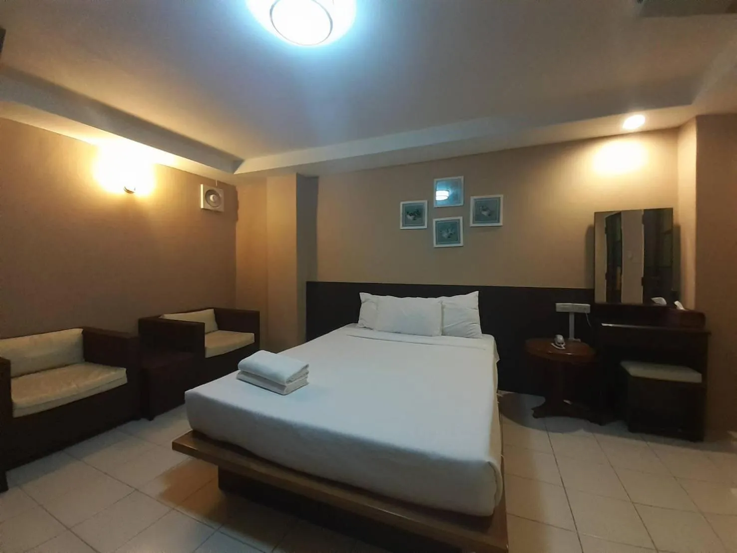 Bedroom, Bed in Bangkok Travel Suites Hotel