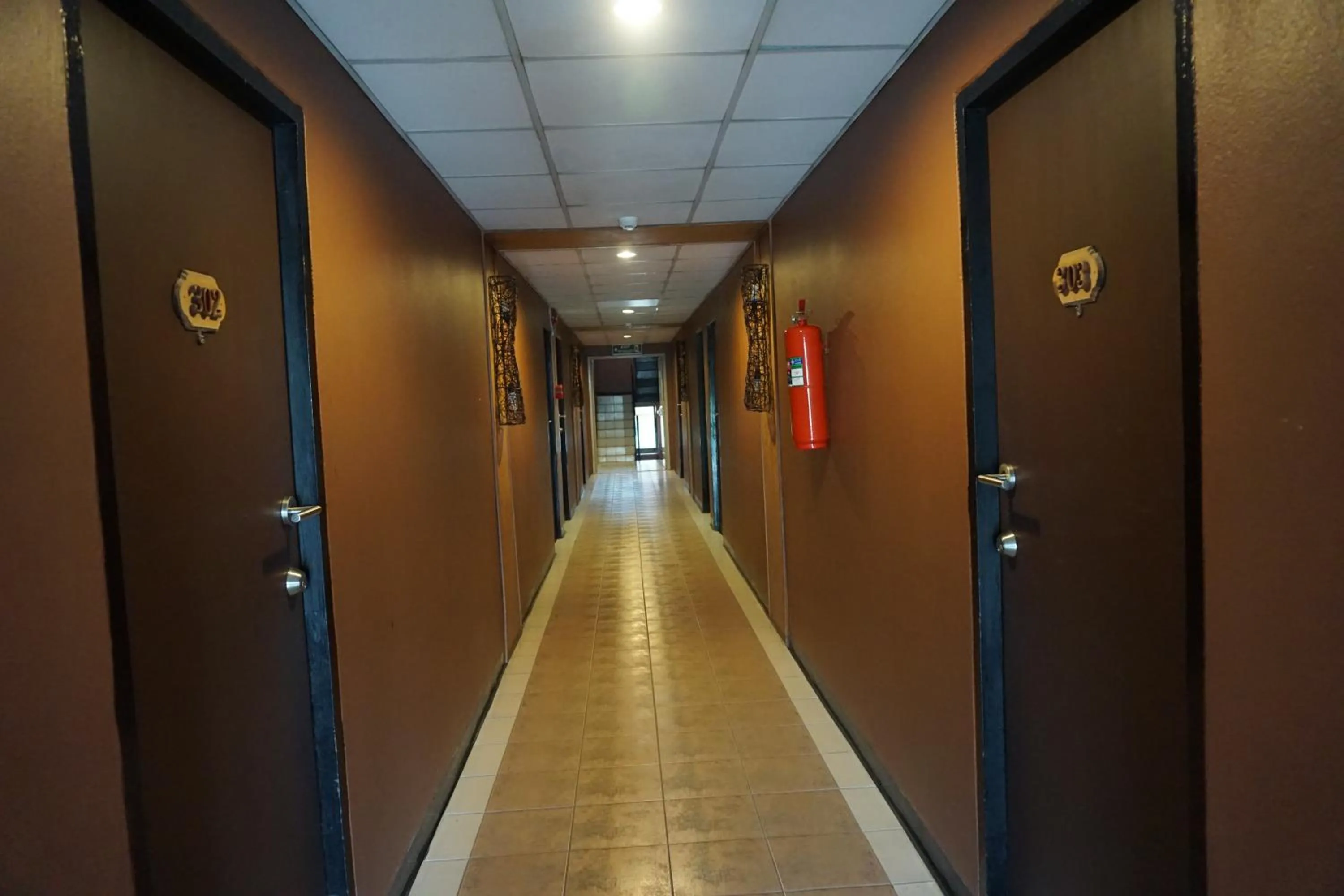 Facade/entrance in Bangkok Travel Suites Hotel