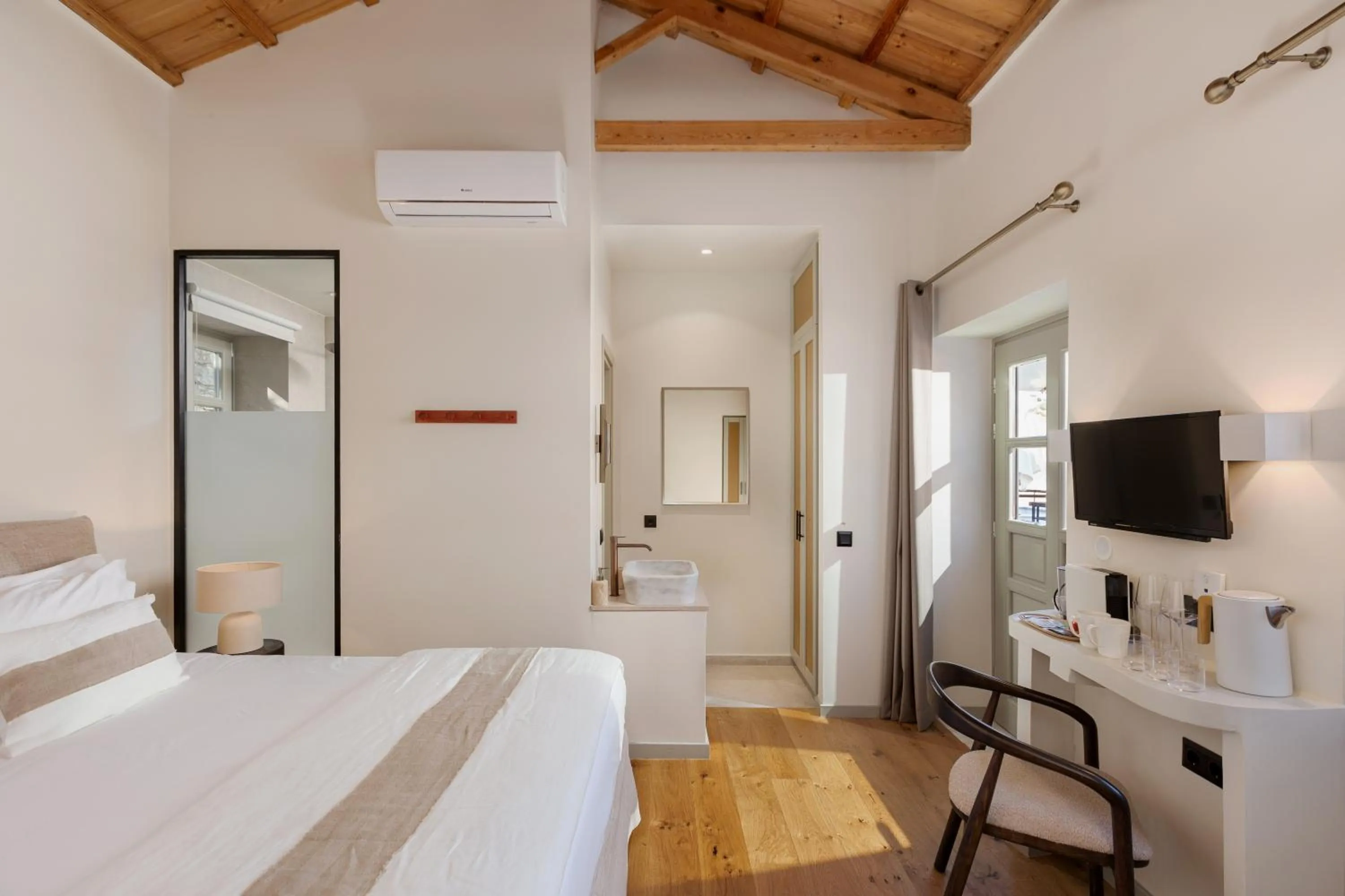 Bedroom, Bed in Maison Muse