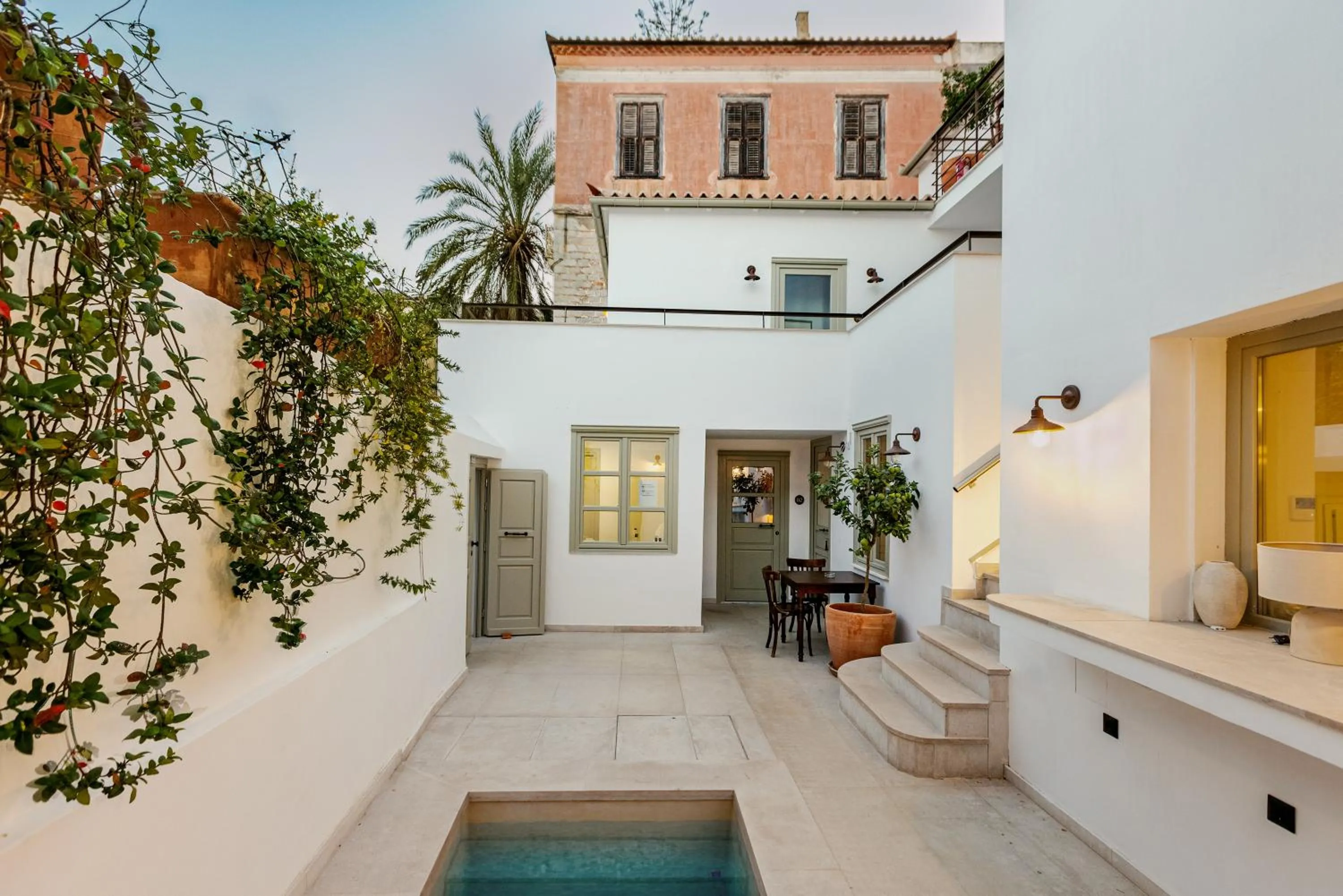 Swimming pool in Maison Muse