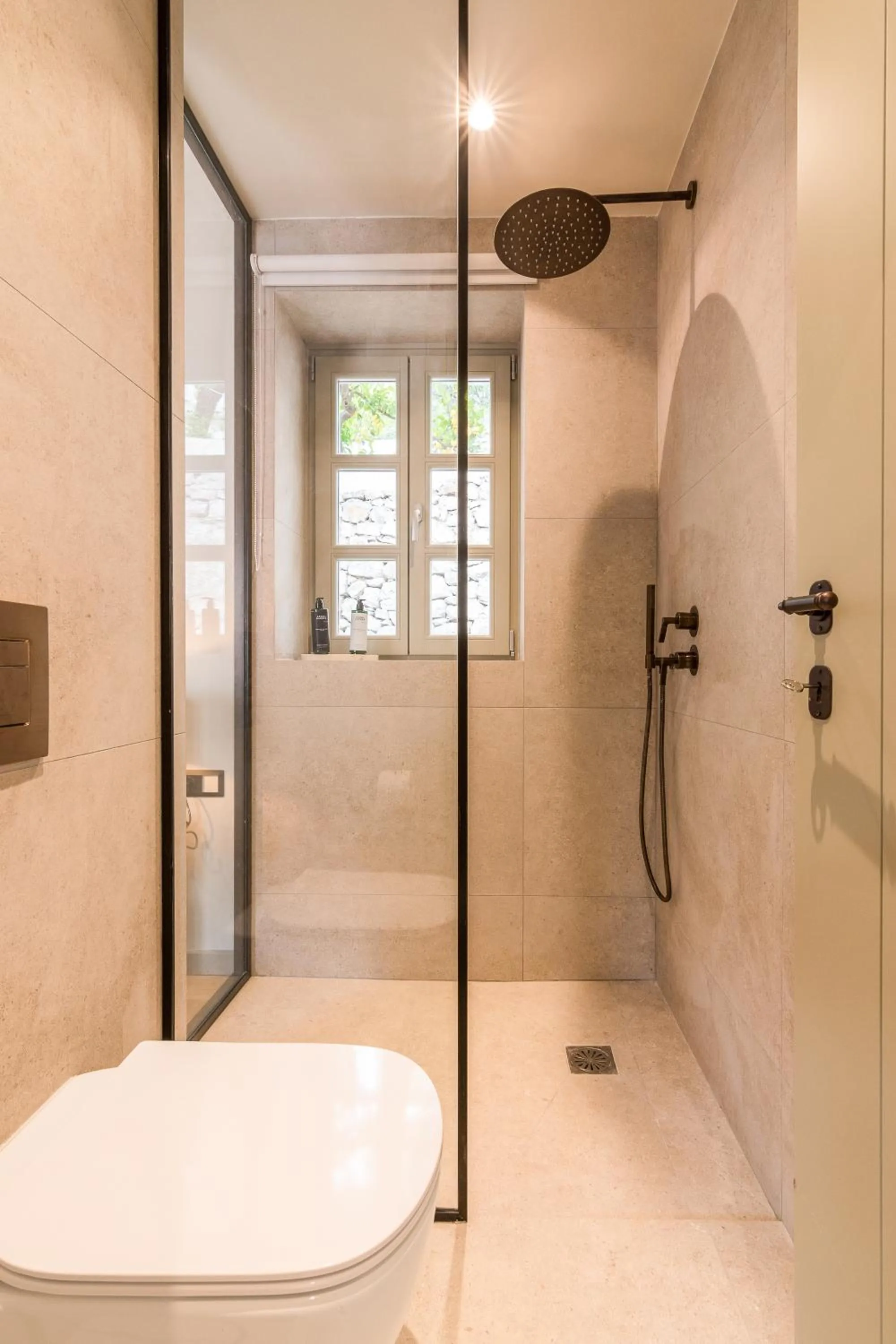 Shower in Maison Muse