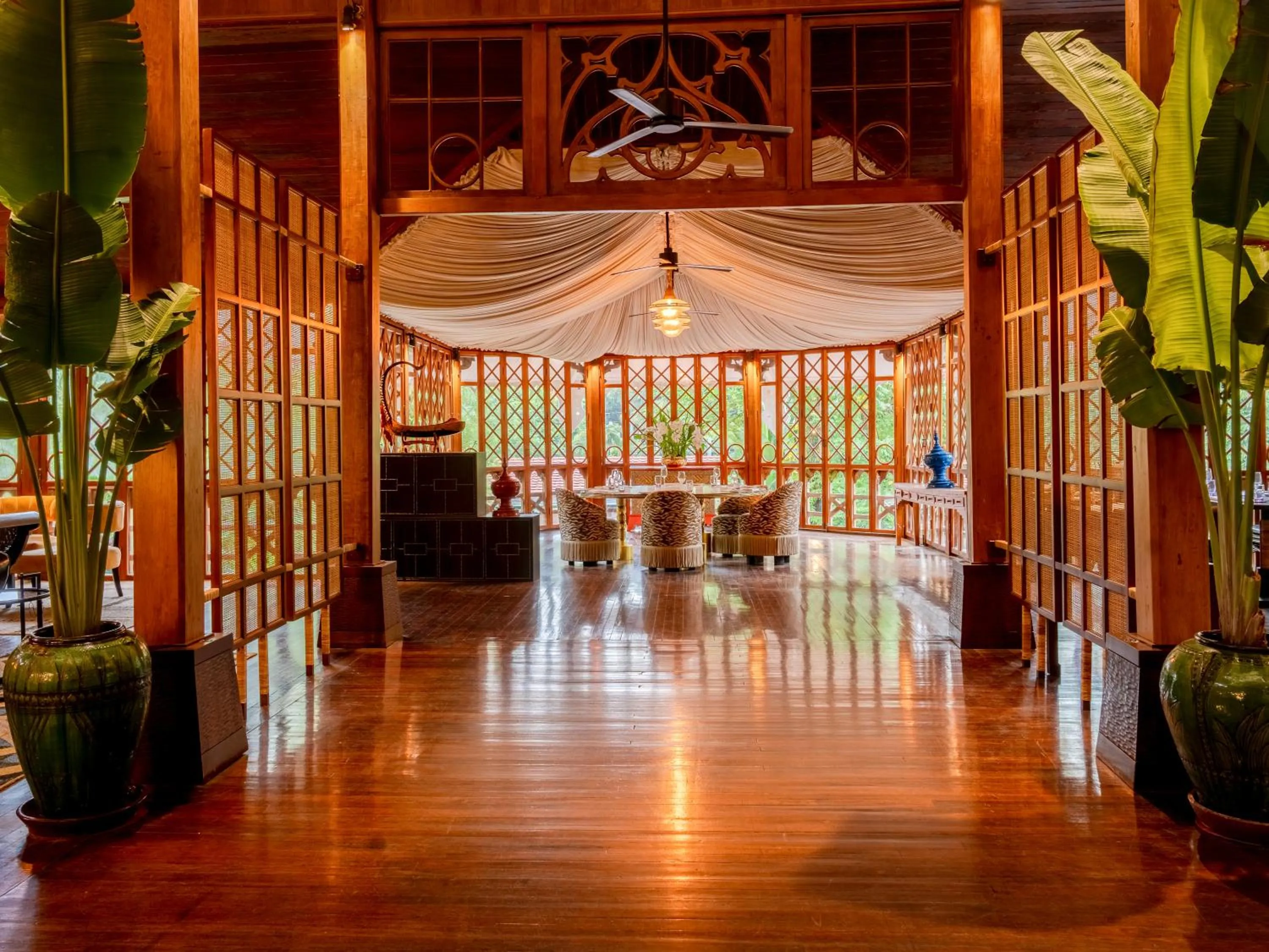 Restaurant/places to eat in Governor's Residence