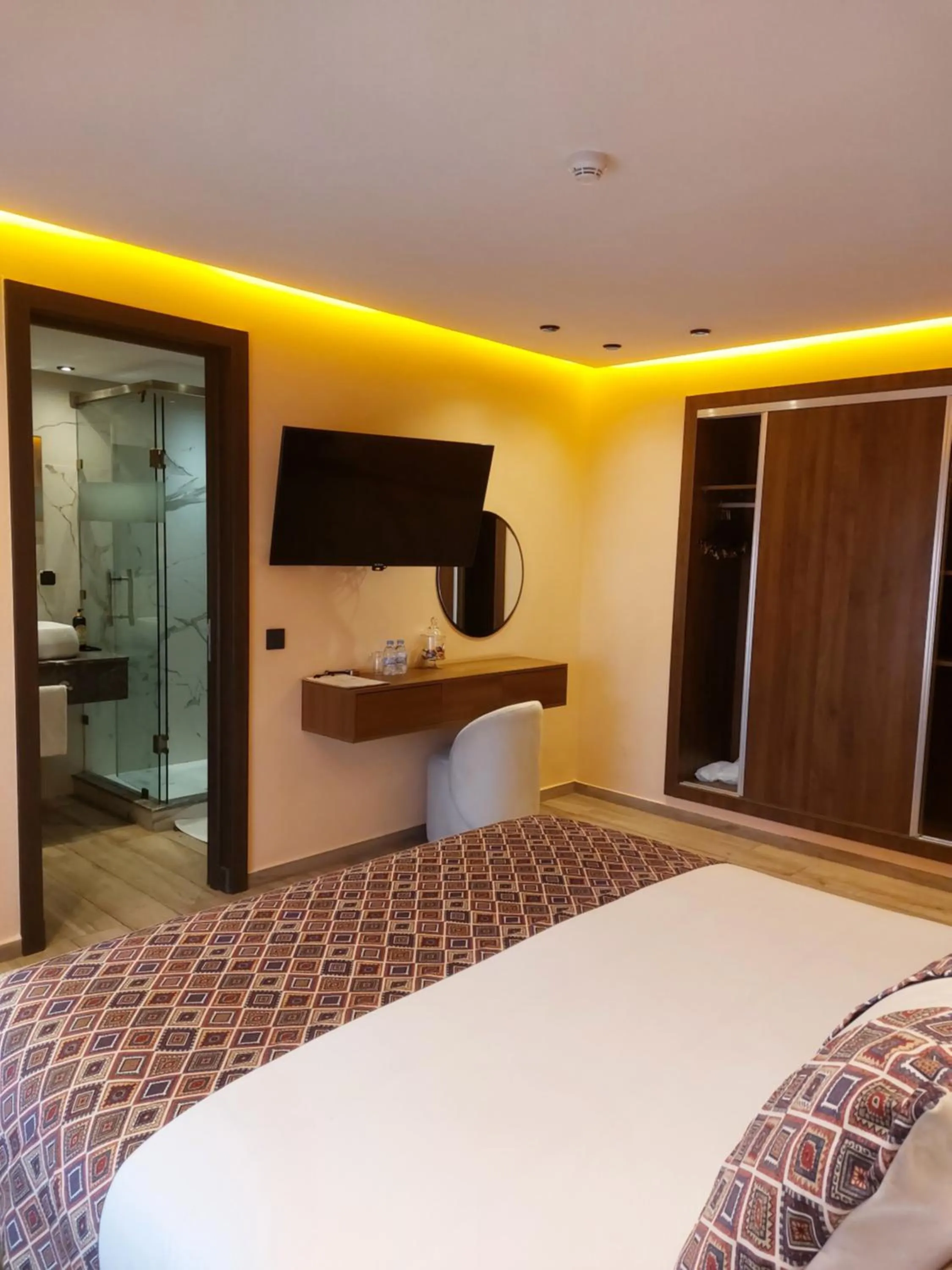 Bed in Swiss Continental Hôtel