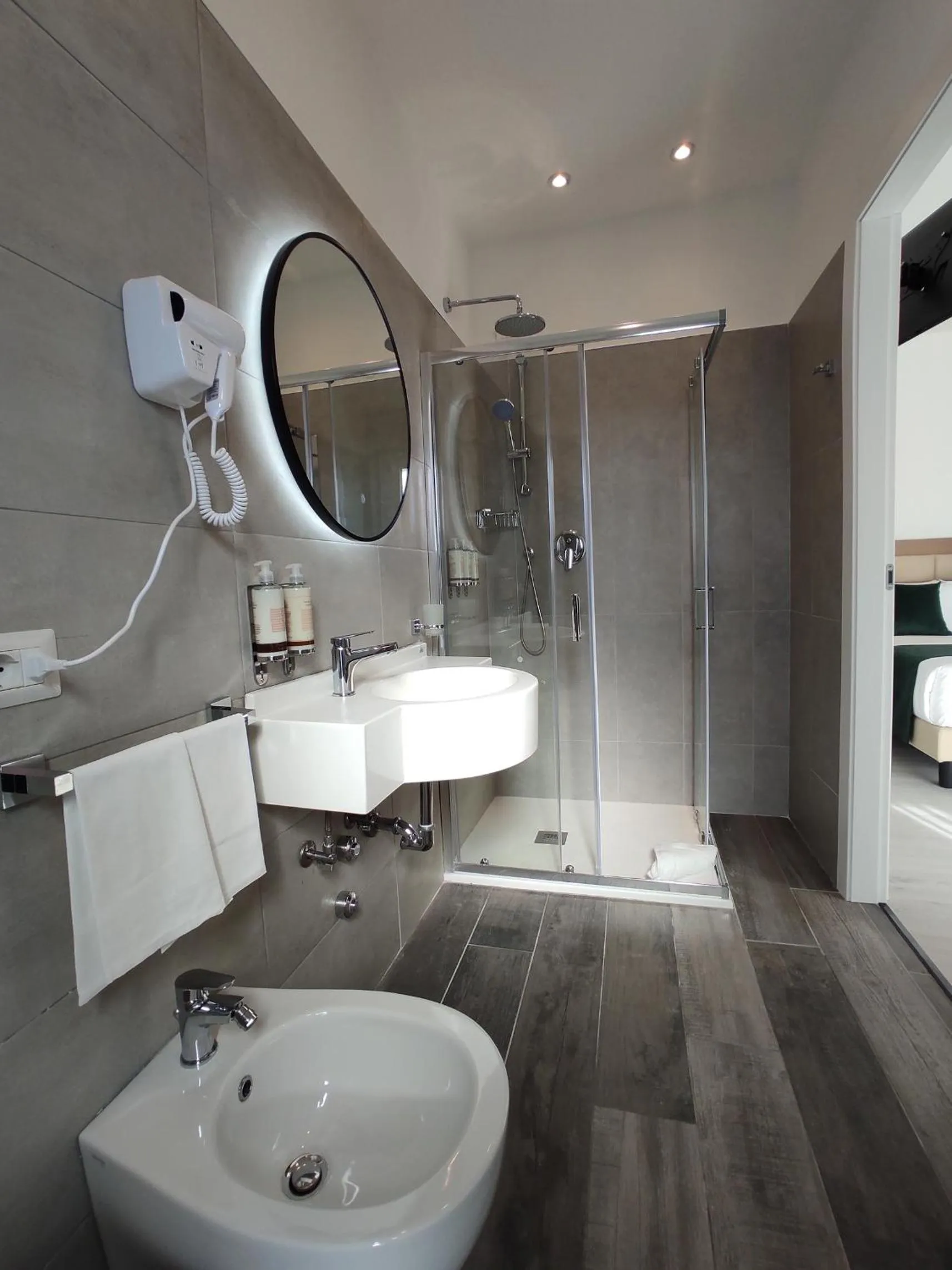 Shower in Massimi City Garden