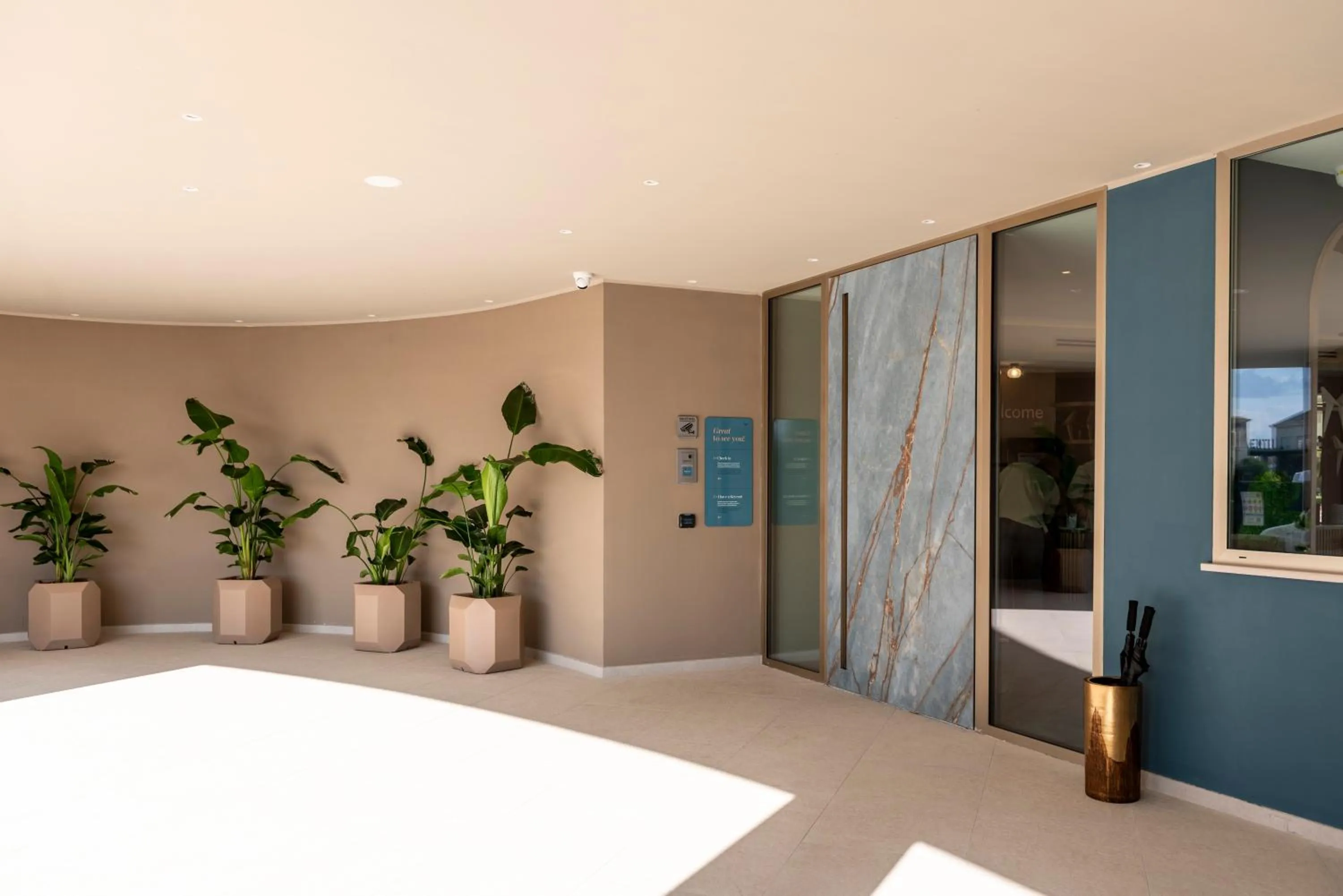 Lobby or reception, Bed in Visionair Suites & SPA-Room Only e Honesty Bar