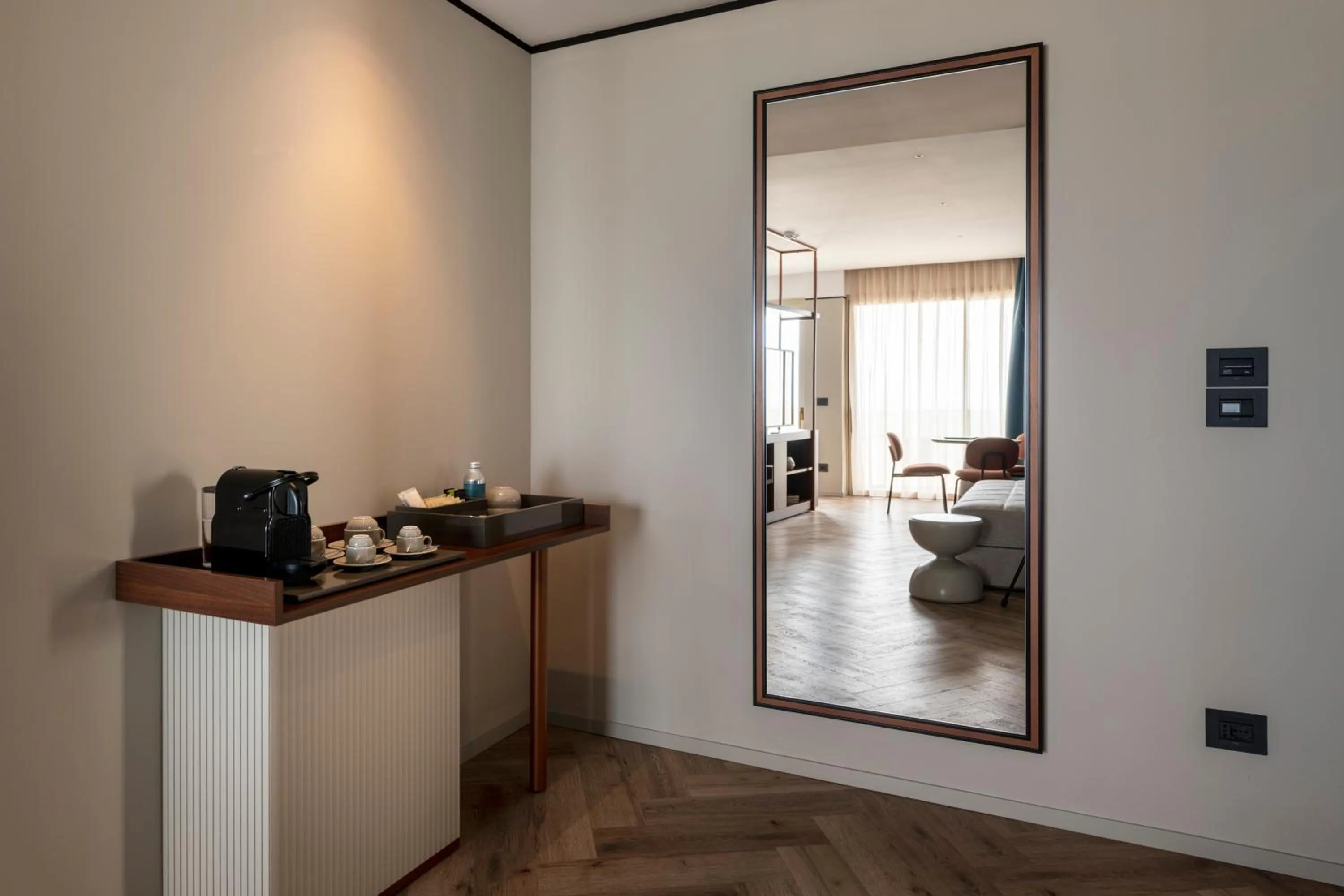 Coffee/tea facilities in Visionair Suites & SPA-Room Only e Honesty Bar