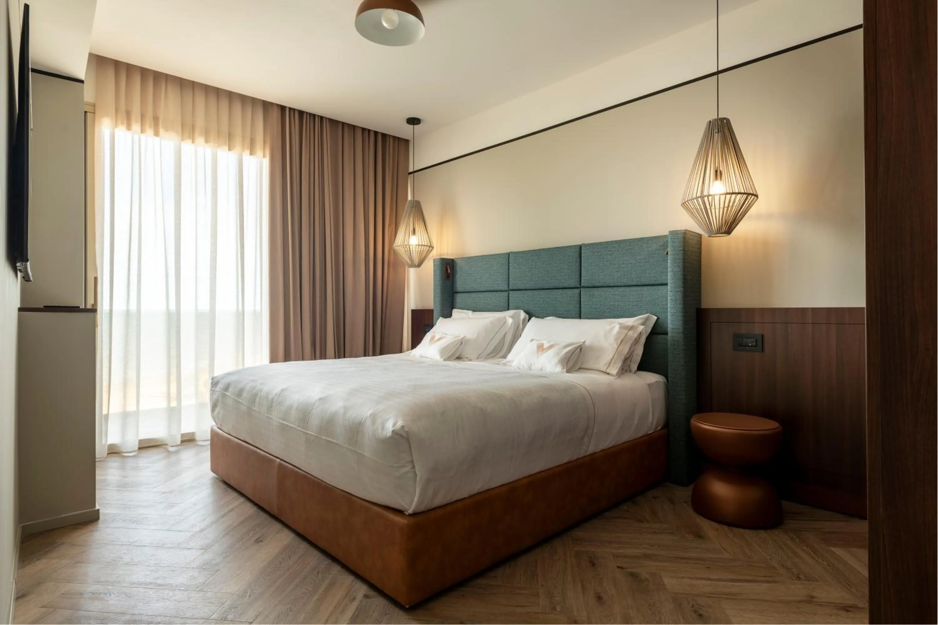 Bed in Visionair Suites & SPA-Room Only e Honesty Bar