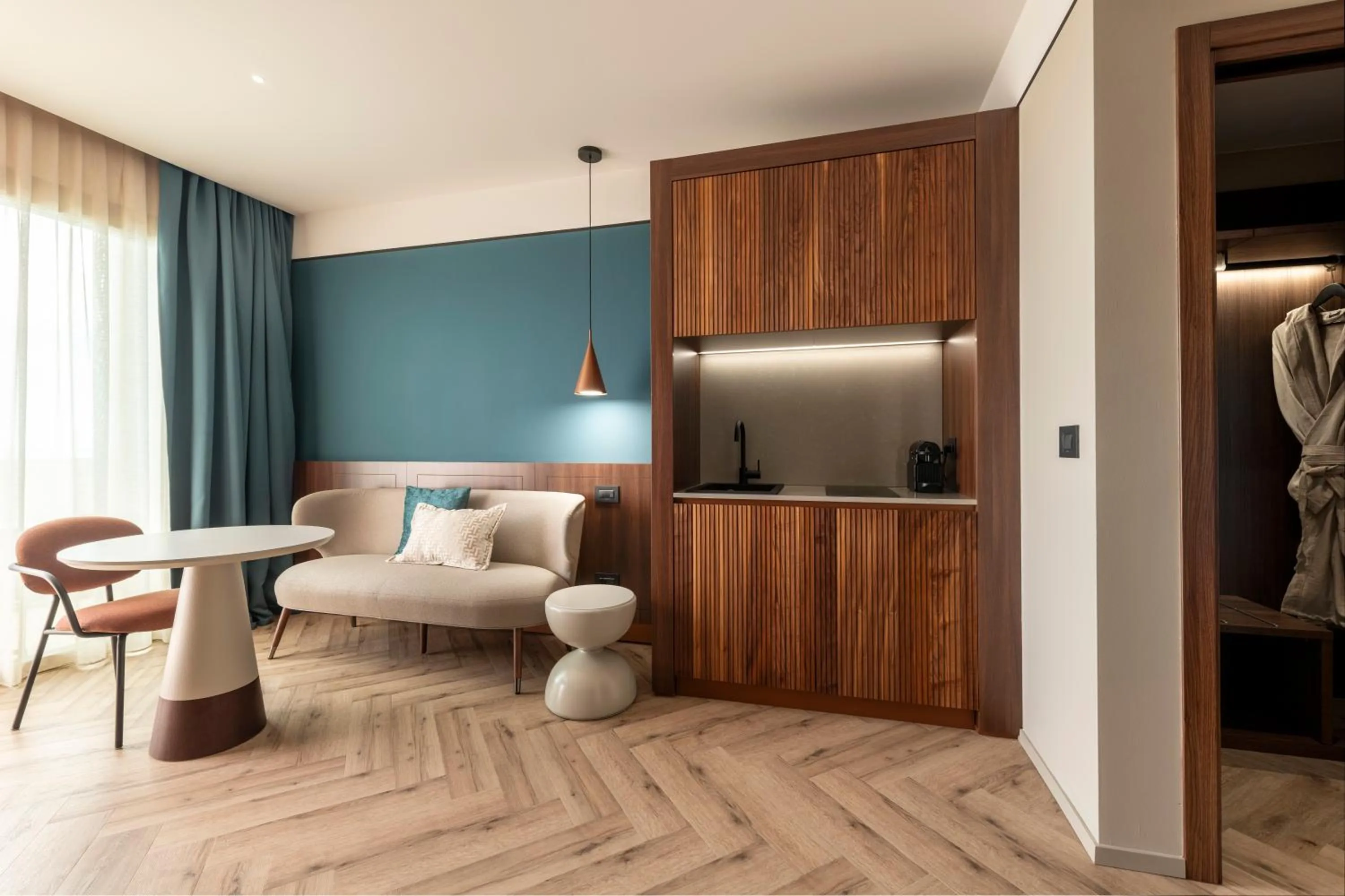 Kitchen or kitchenette in Visionair Suites & SPA-Room Only e Honesty Bar