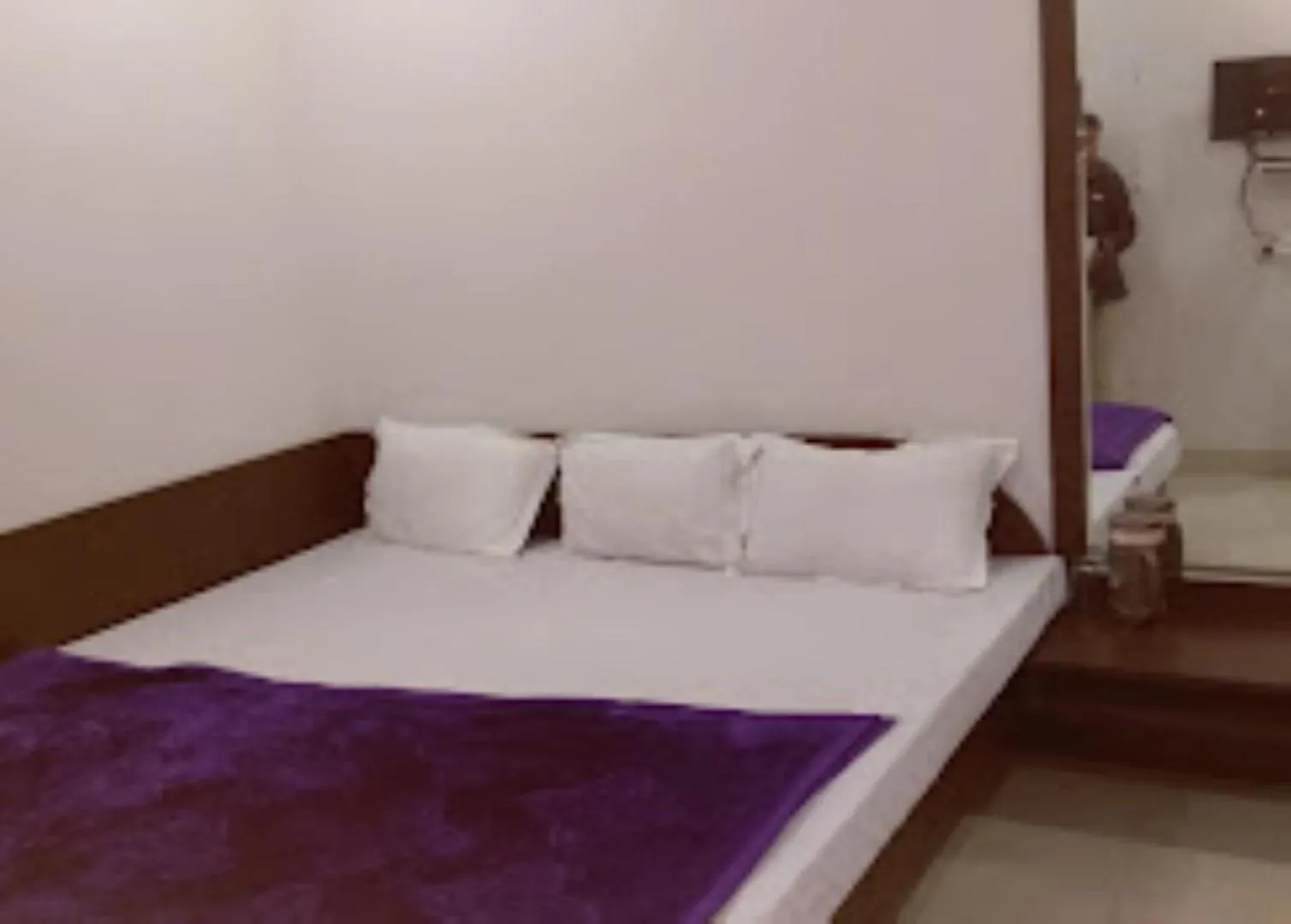 Bed in Muskan Hotel , Mathura