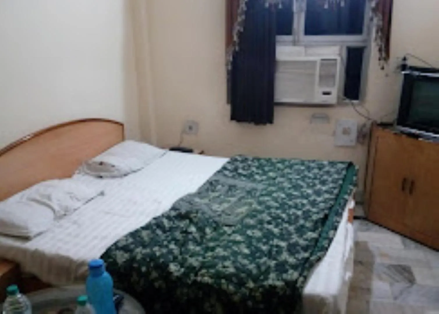 Bed in Muskan Hotel , Mathura