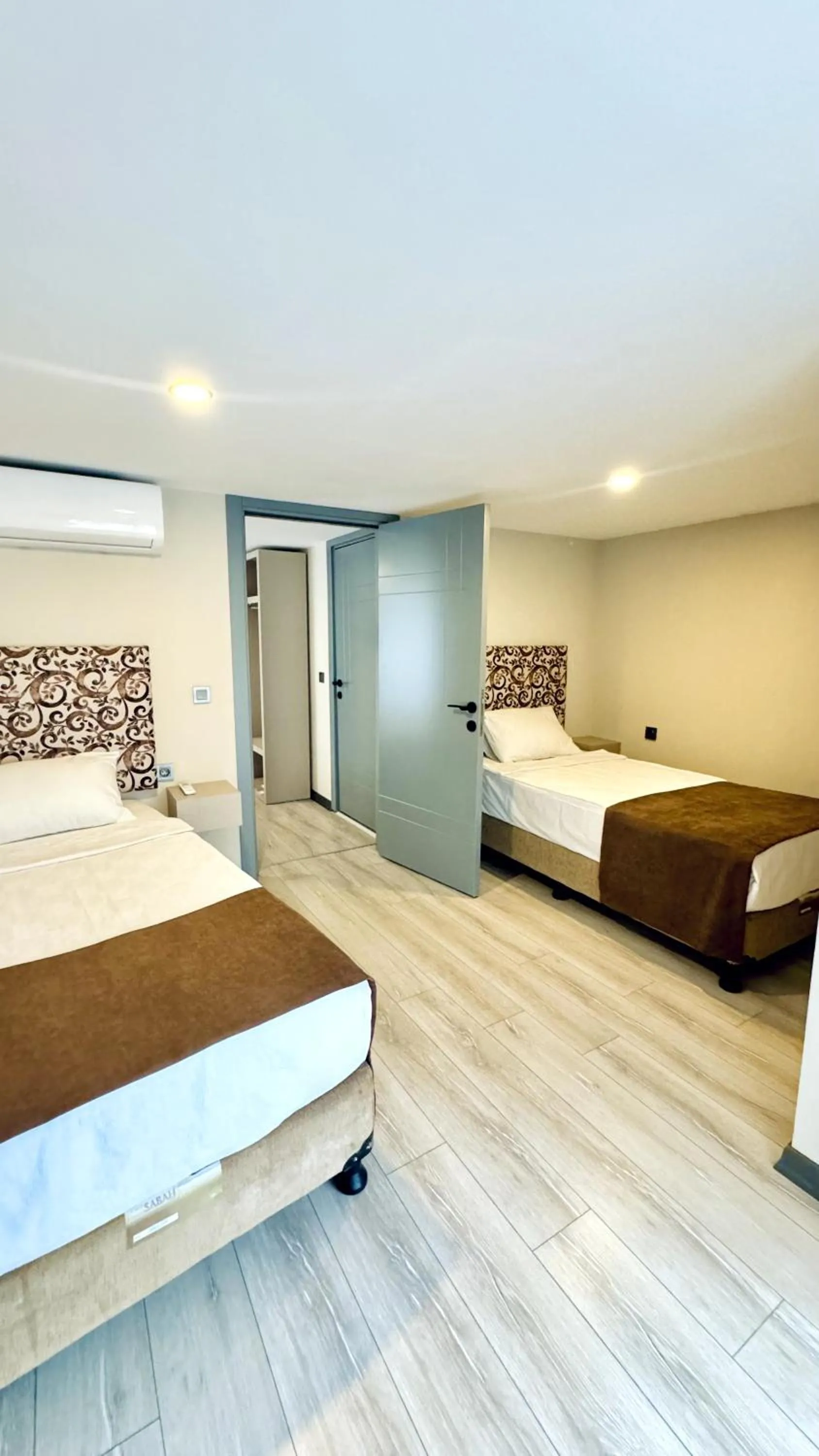 Bedroom, Bed in Toprak City Hotel Antalya